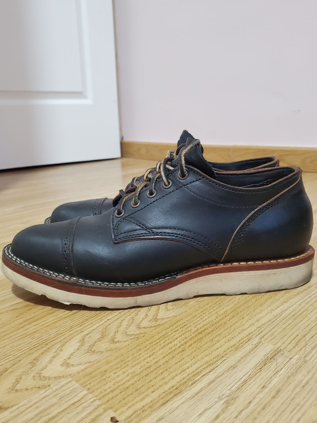 Photo by icarusflies95 on January 3, 2024 of the Viberg 145 Oxford in Horween Black Chromexcel.