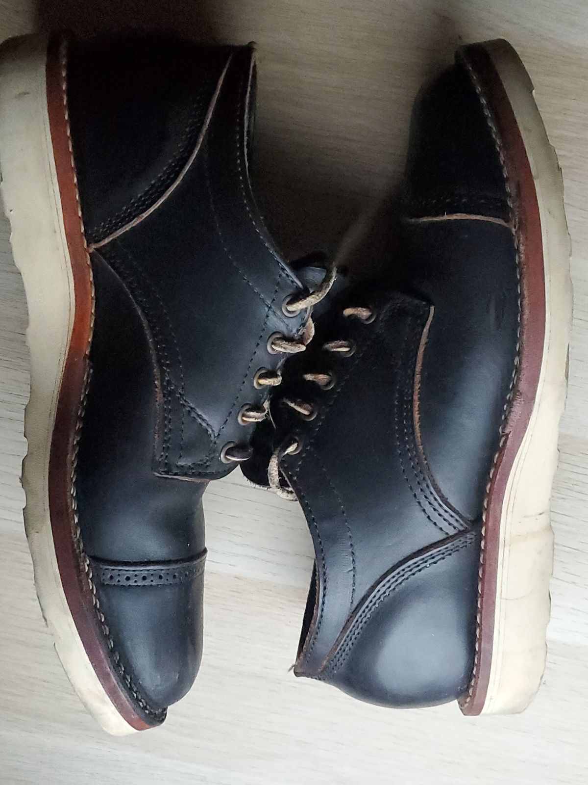 Photo by icarusflies95 on January 3, 2024 of the Viberg 145 Oxford in Horween Black Chromexcel.
