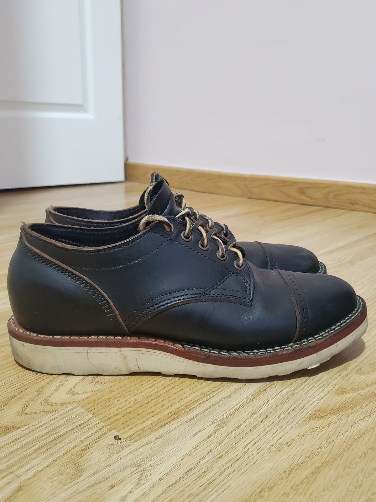 Photo by icarusflies95 on January 3, 2024 of the Viberg 145 Oxford in Horween Black Chromexcel.