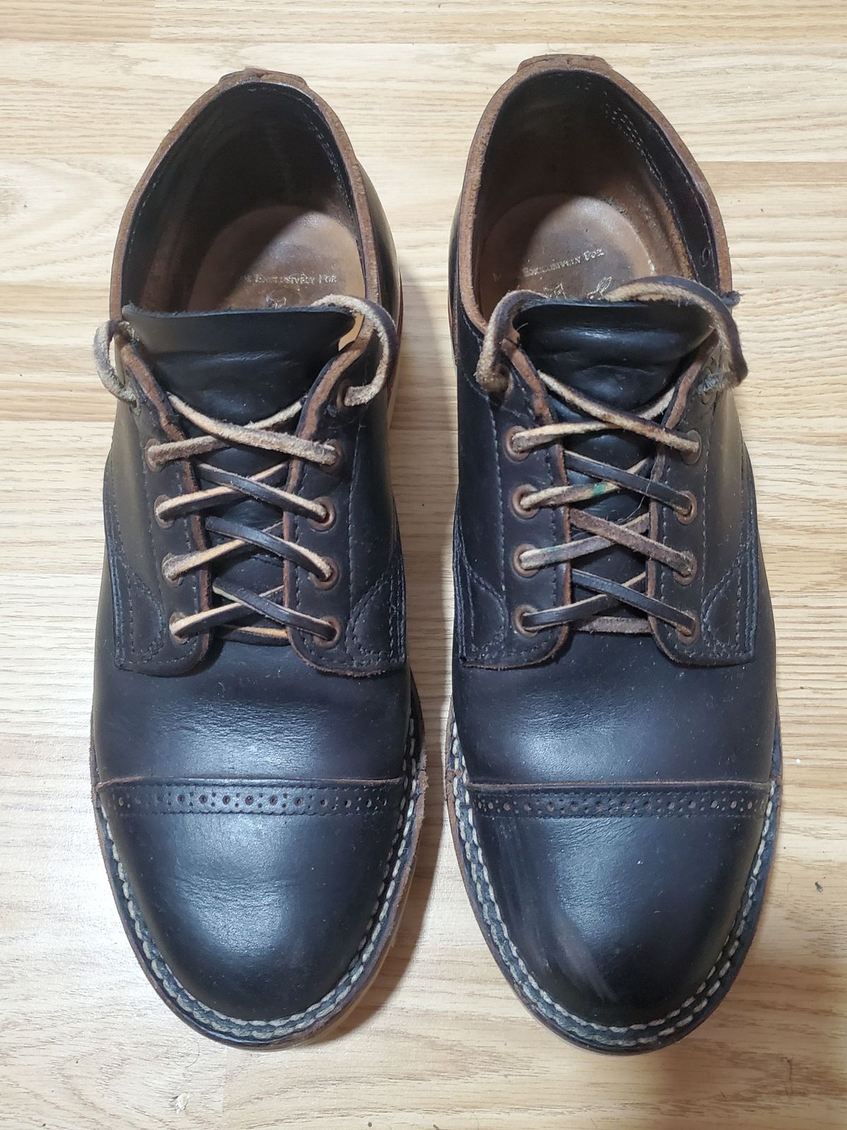 Photo by icarusflies95 on January 3, 2024 of the Viberg 145 Oxford in Horween Black Chromexcel.