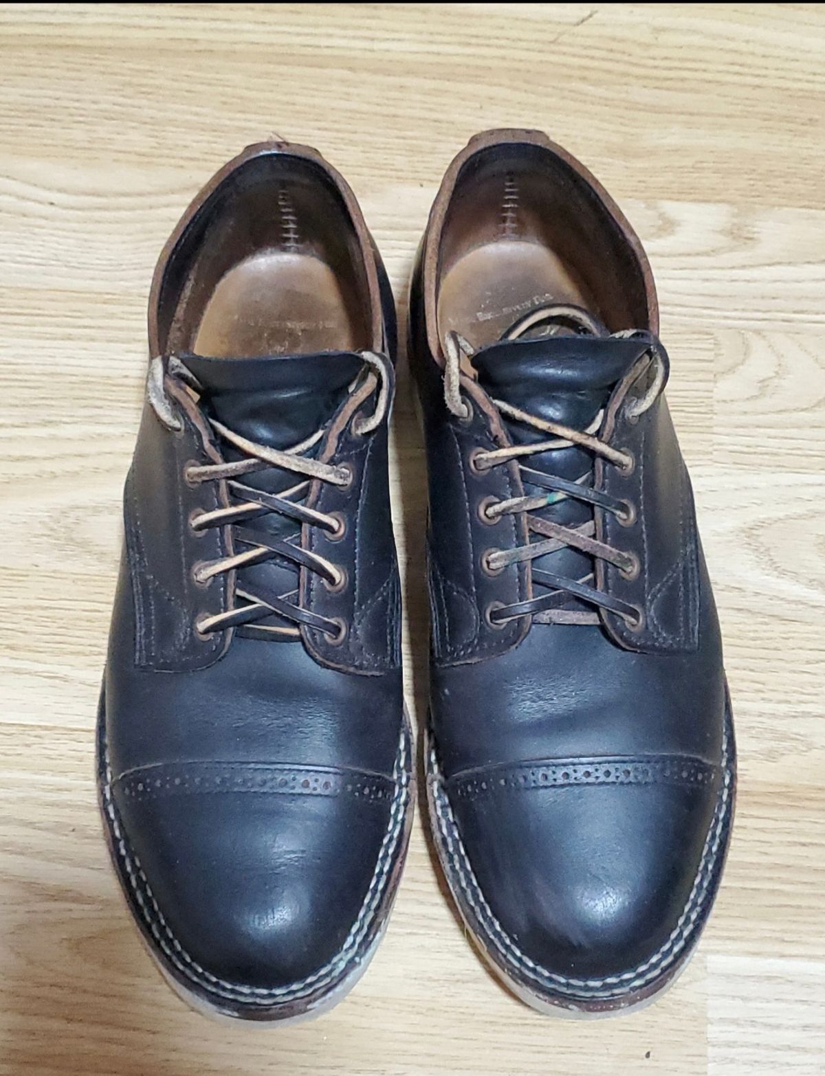 Photo by icarusflies95 on February 6, 2024 of the Viberg 145 Oxford in Horween Black Chromexcel.