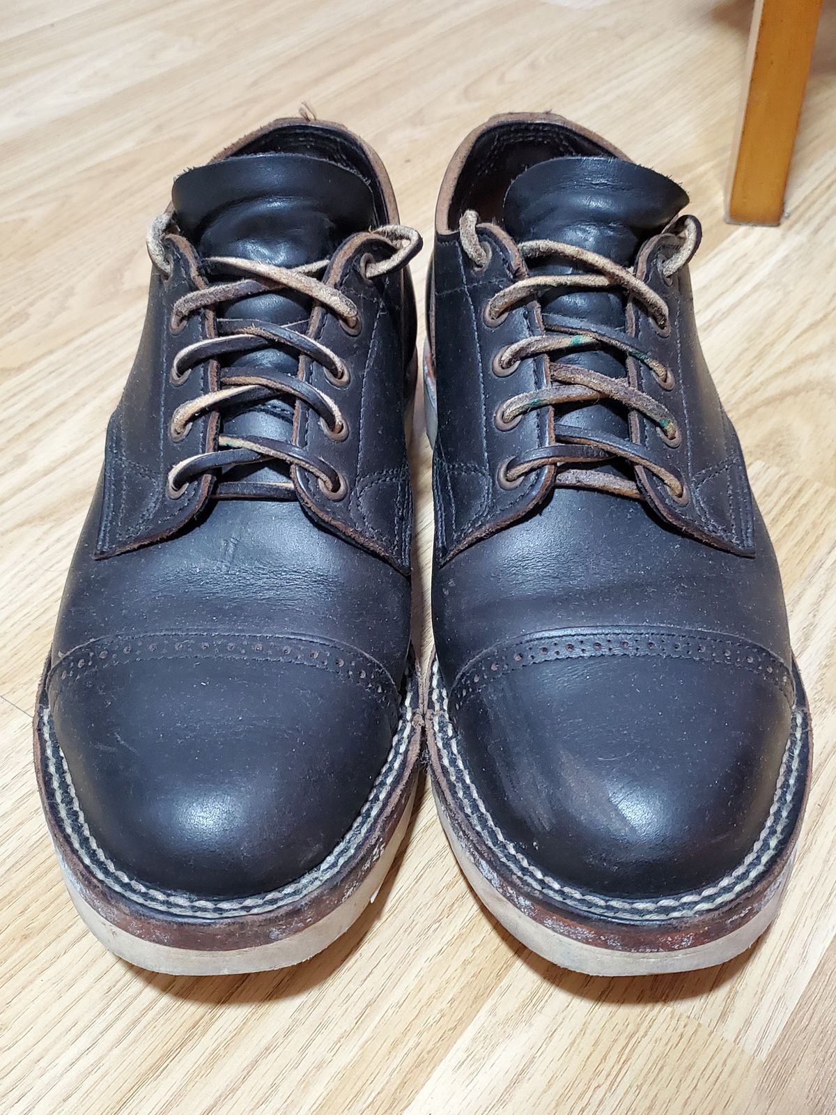 Photo by icarusflies95 on March 6, 2024 of the Viberg 145 Oxford in Horween Black Chromexcel.
