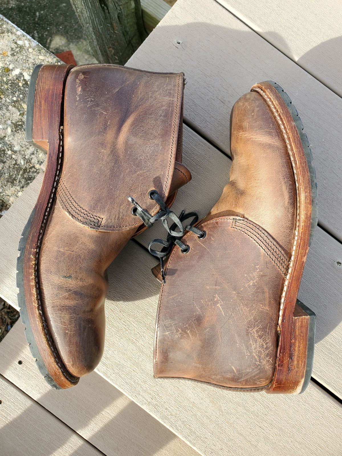 Photo by icarusflies95 on December 5, 2022 of the Red Wing Beckman Chukka in S.B. Foot Unknown Leather.
