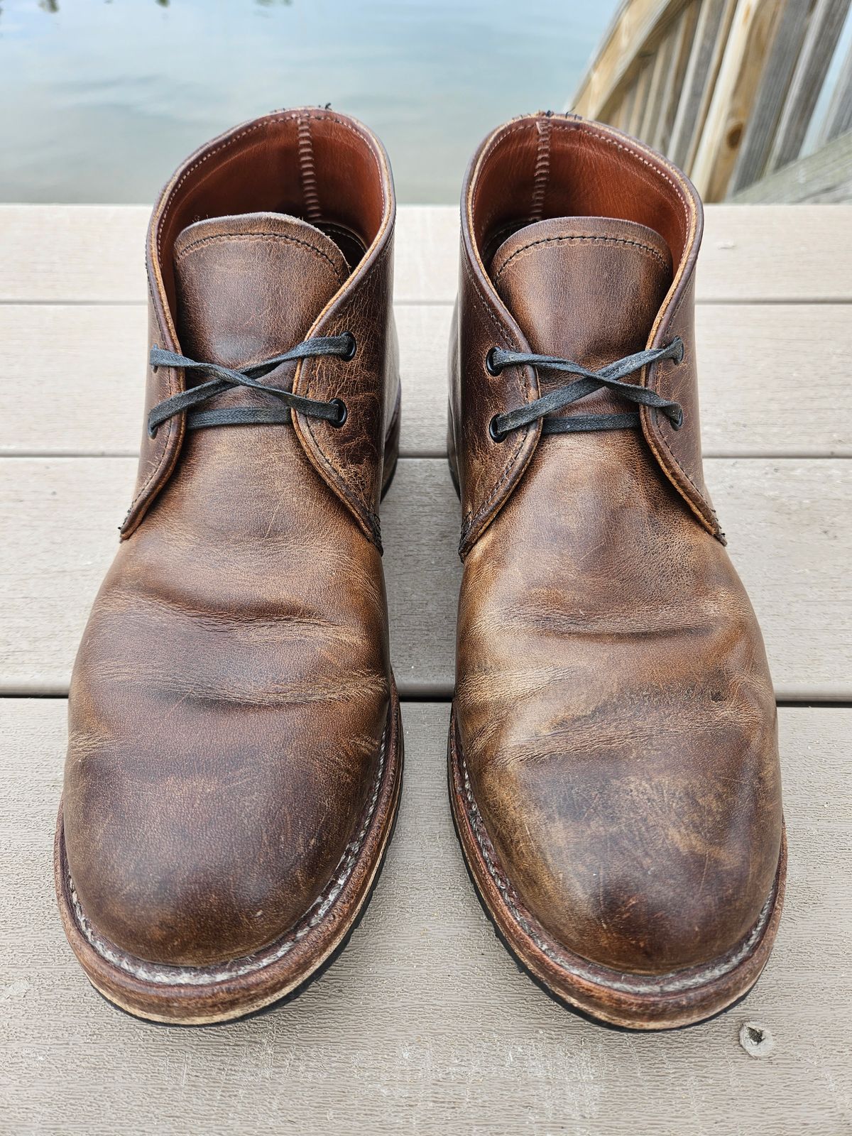 Photo by icarusflies95 on April 1, 2023 of the Red Wing Beckman Chukka in S.B. Foot Unknown Leather.