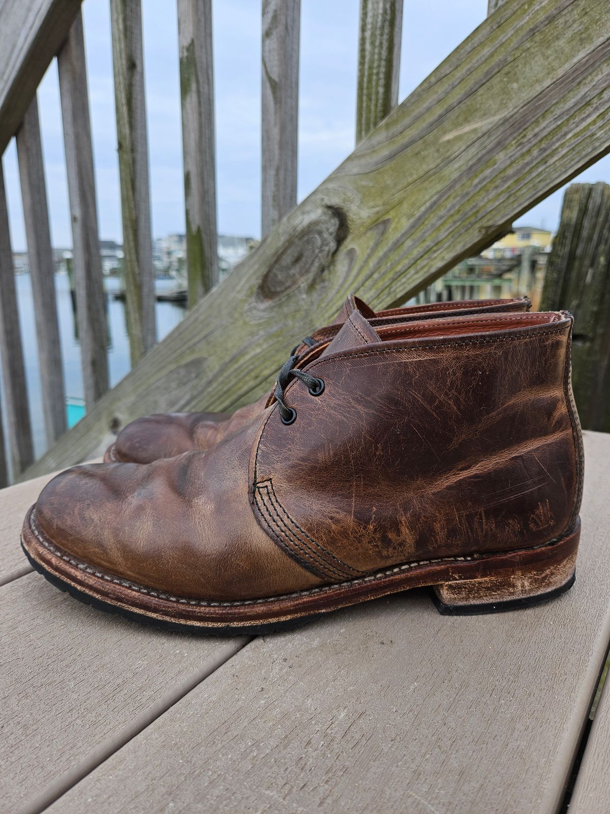 Photo by icarusflies95 on April 1, 2023 of the Red Wing Beckman Chukka in S.B. Foot Unknown Leather.