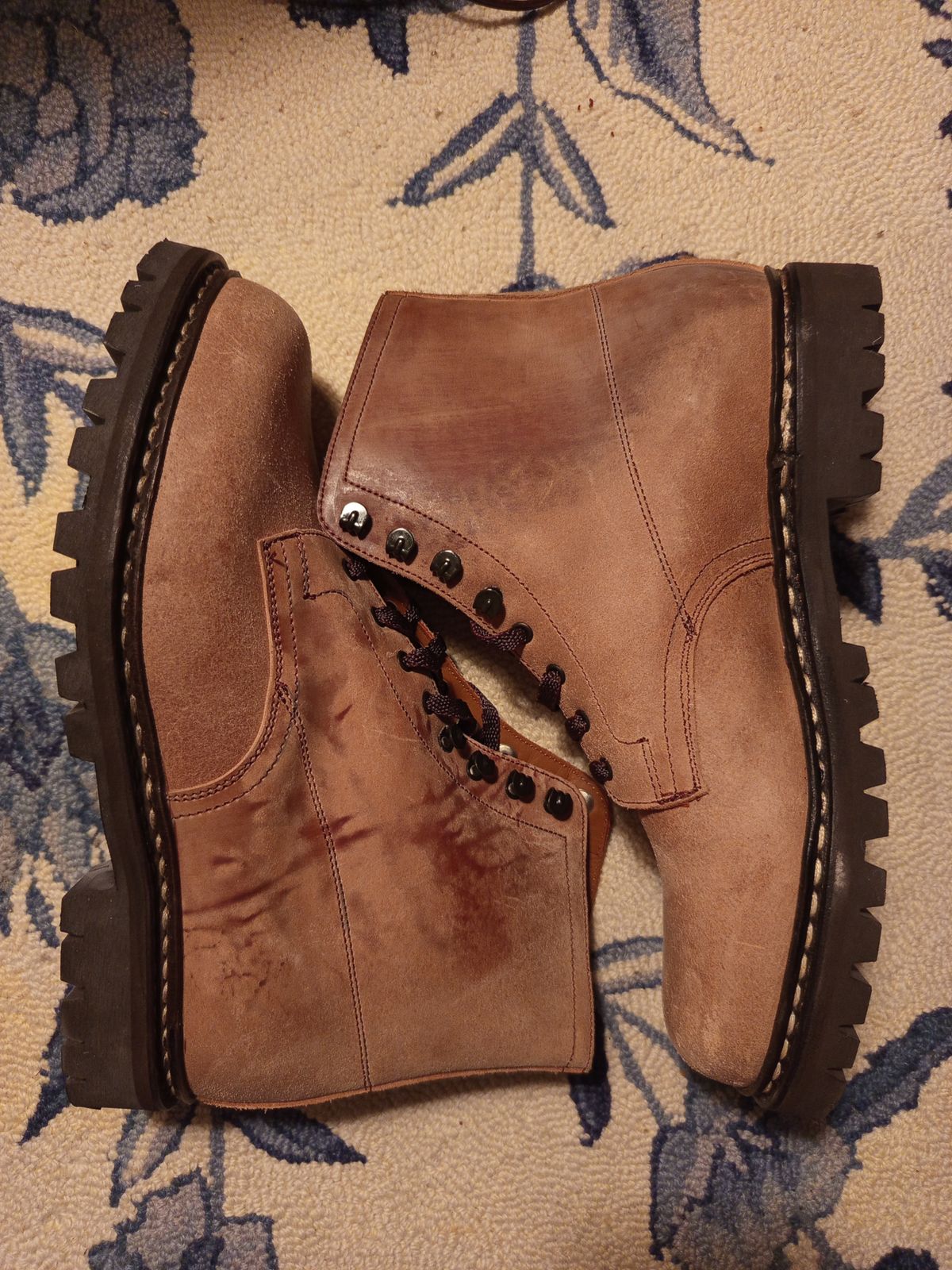 Photo by icarusflies95 on November 6, 2025 of the Paraboot Imbattable in Sauvage Naturel.