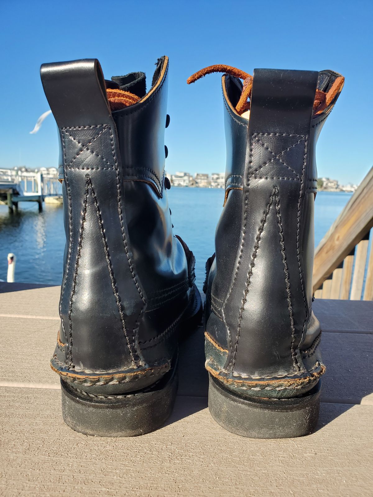 Photo by icarusflies95 on November 3, 2022 of the Yuketen Superior Short Hunt Boots in Horween Navy Shell Cordovan.