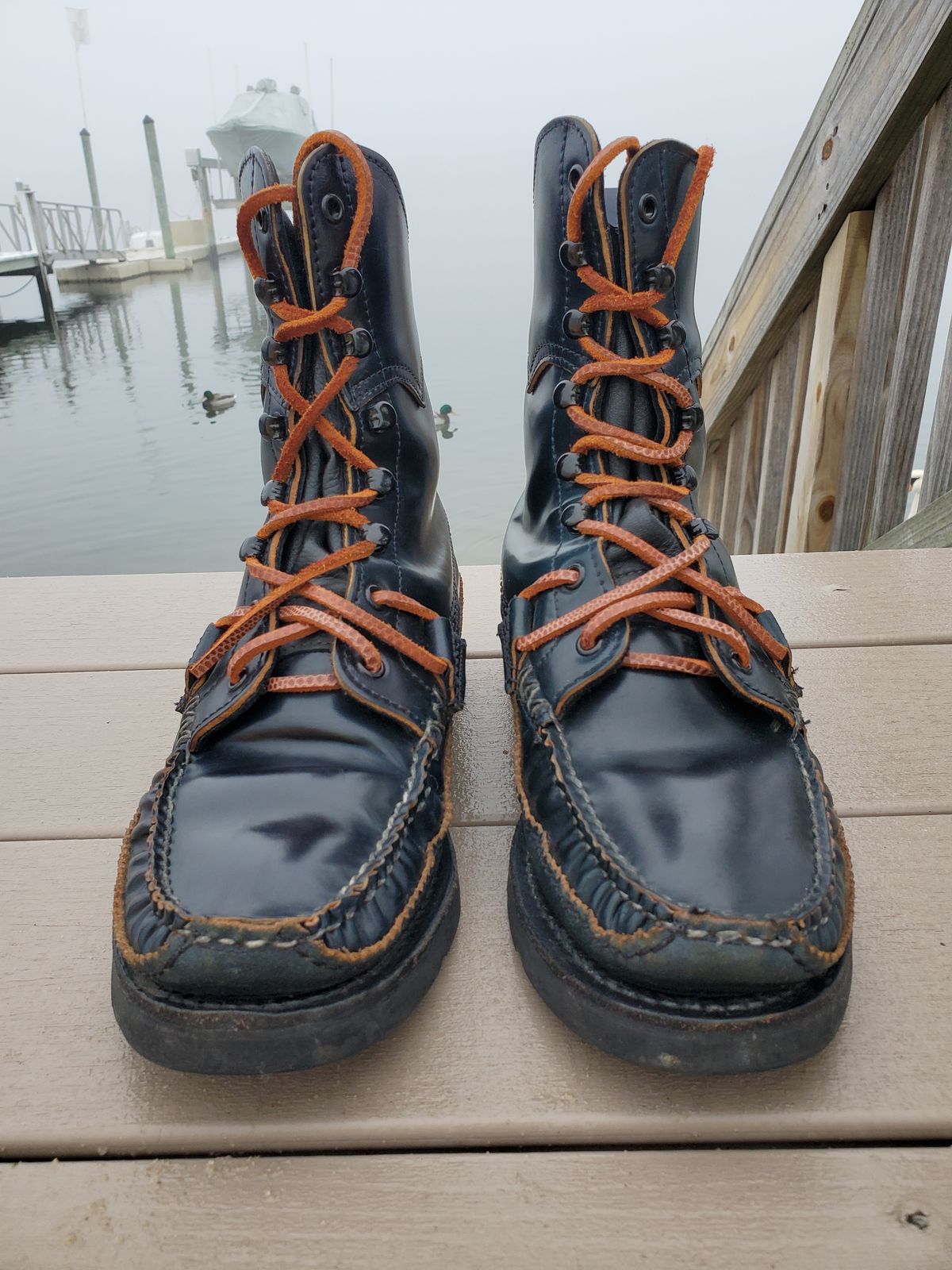 Photo by icarusflies95 on January 1, 2023 of the Yuketen Superior Short Hunt Boots in Horween Navy Shell Cordovan.