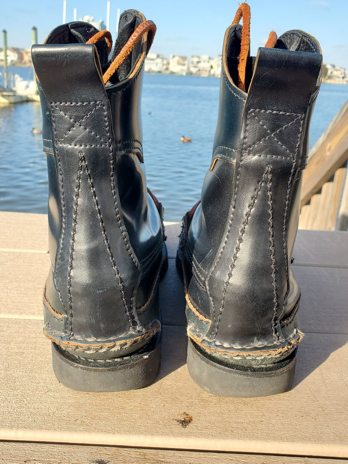 Photo by icarusflies95 on February 1, 2023 of the Yuketen Superior Short Hunt Boots in Horween Navy Shell Cordovan.