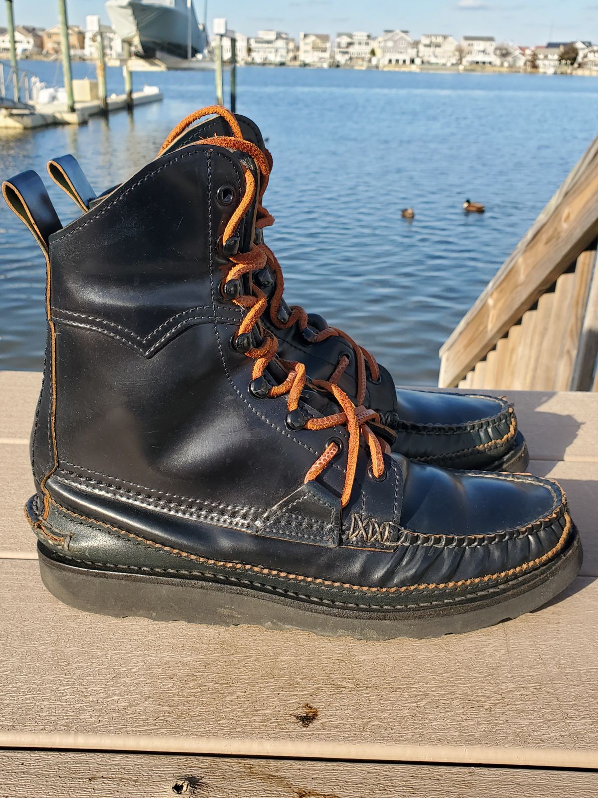 Photo by icarusflies95 on February 1, 2023 of the Yuketen Superior Short Hunt Boots in Horween Navy Shell Cordovan.