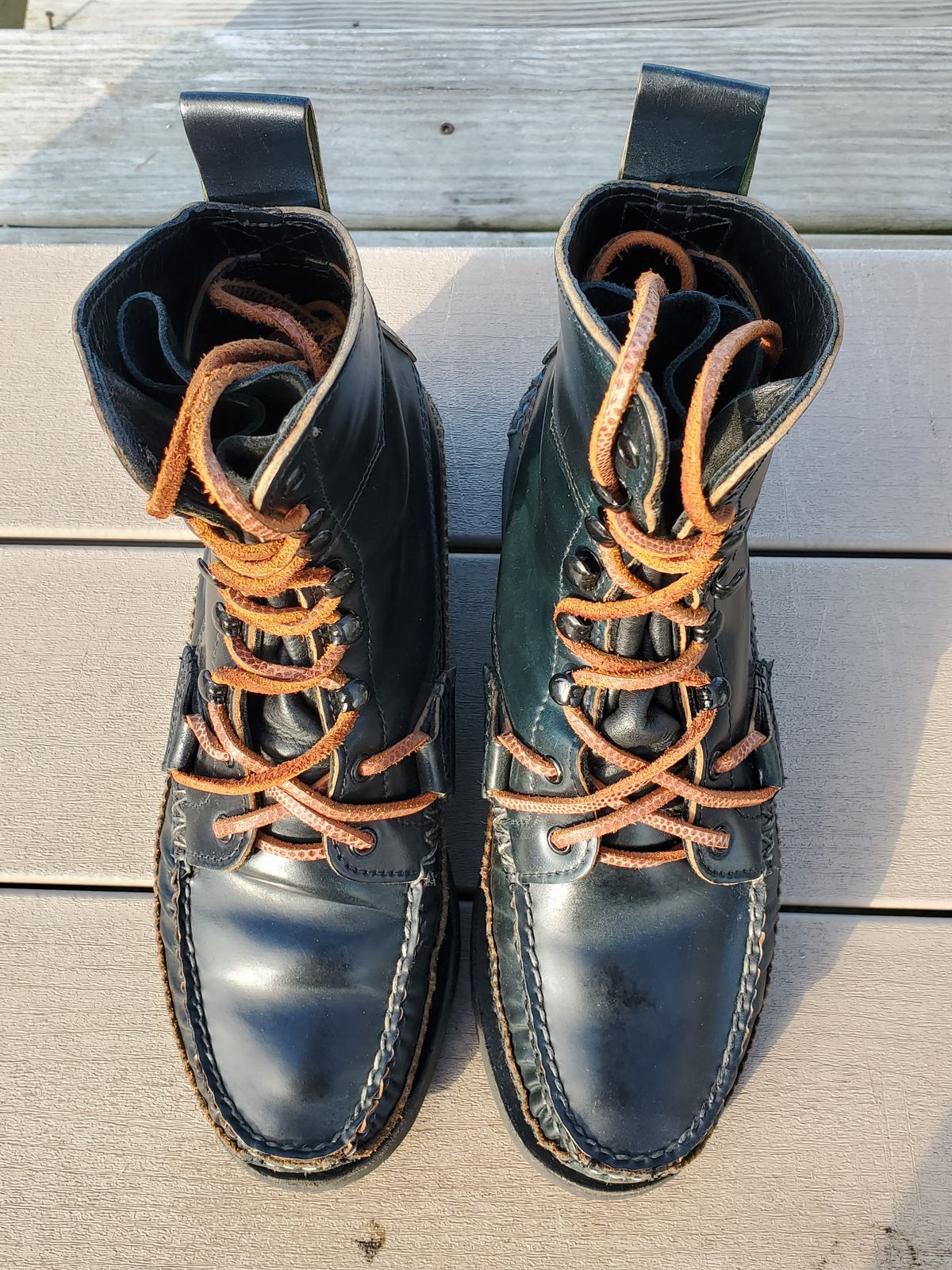 Photo by icarusflies95 on February 1, 2023 of the Yuketen Superior Short Hunt Boots in Horween Navy Shell Cordovan.