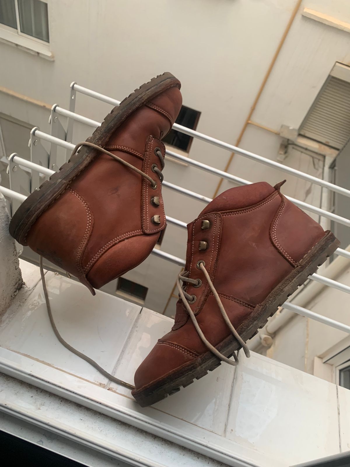 Photo by icarusflies95 on November 5, 2024 of the Jim Green African Ranger Barefoot Boot in Chestnut Tan Full Grain.