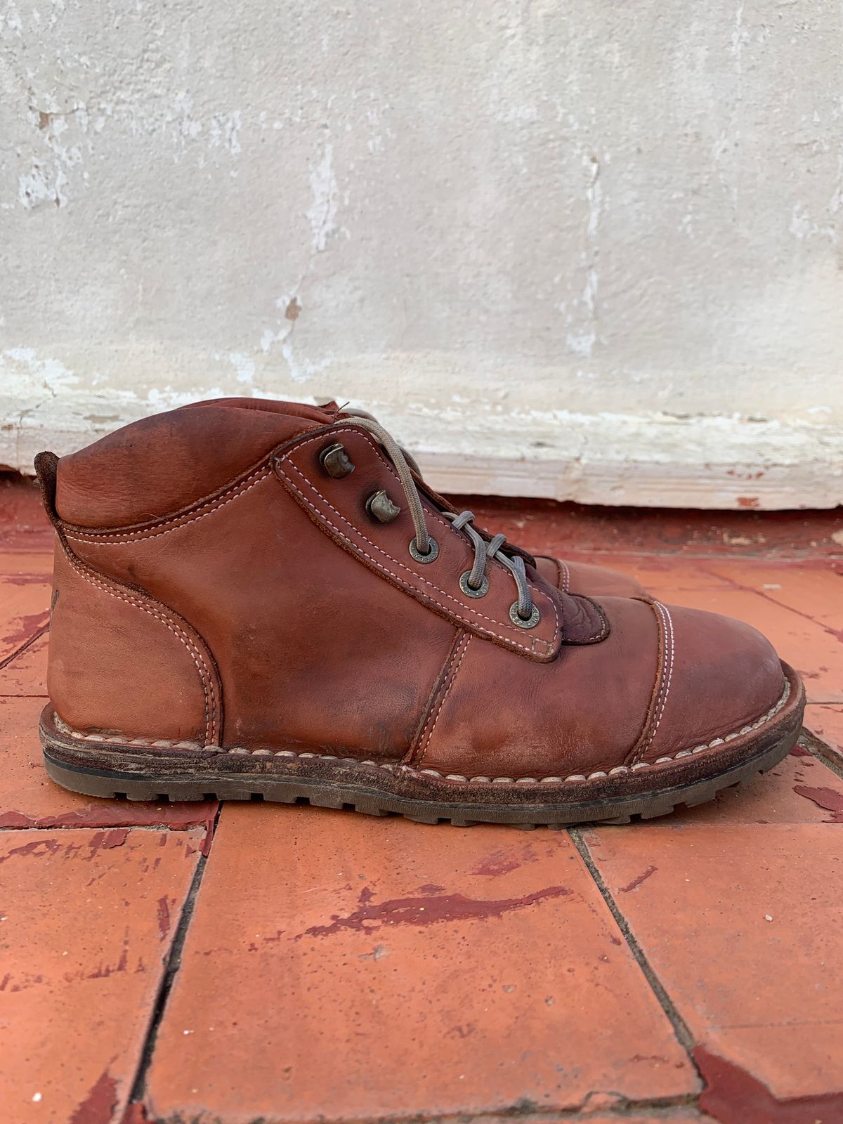 Photo by icarusflies95 on November 5, 2024 of the Jim Green African Ranger Barefoot Boot in Chestnut Tan Full Grain.
