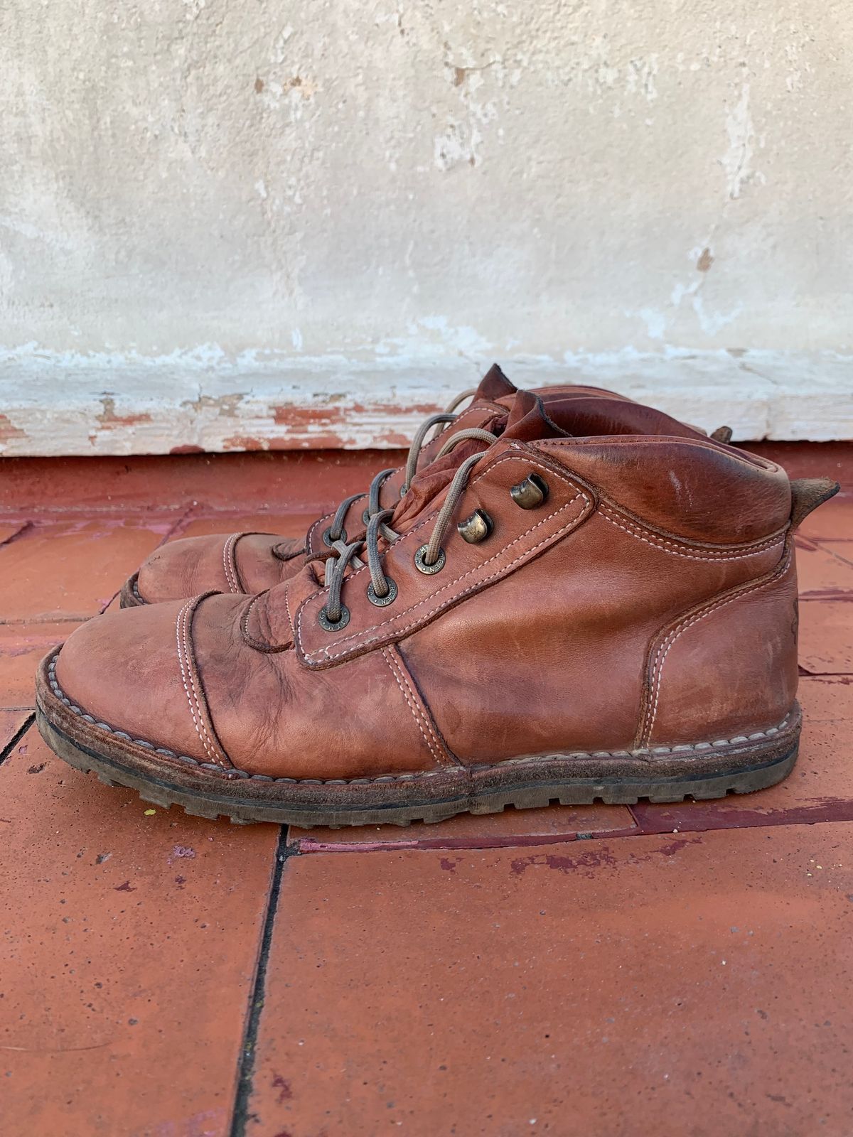 Photo by icarusflies95 on December 5, 2024 of the Jim Green African Ranger Barefoot Boot in Chestnut Tan Full Grain.