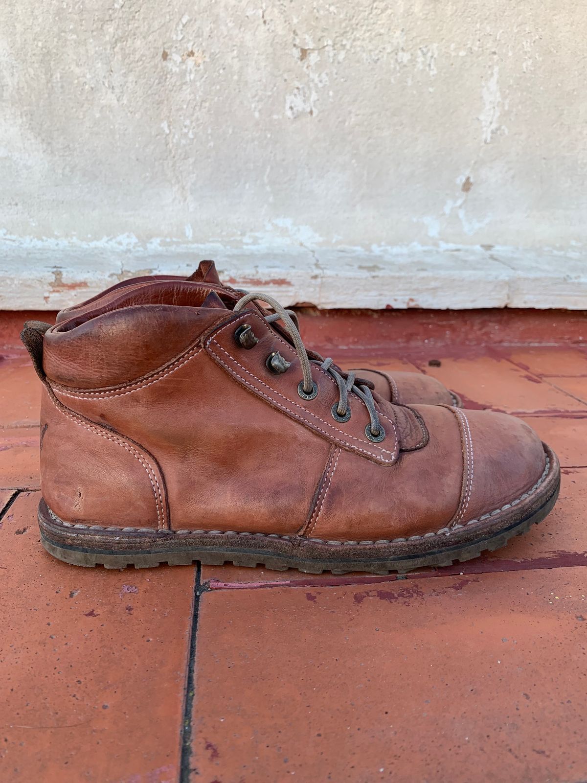 Photo by icarusflies95 on December 5, 2024 of the Jim Green African Ranger Barefoot Boot in Chestnut Tan Full Grain.