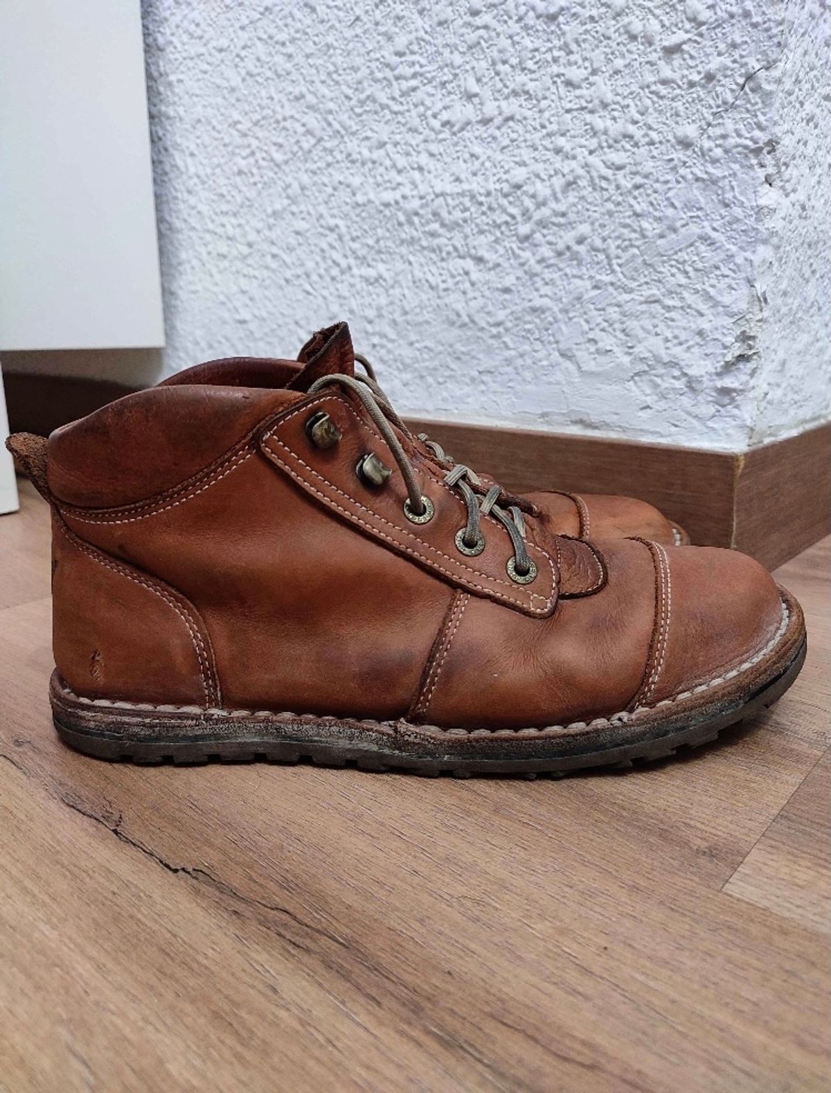Photo by icarusflies95 on January 6, 2025 of the Jim Green African Ranger Barefoot Boot in Chestnut Tan Full Grain.