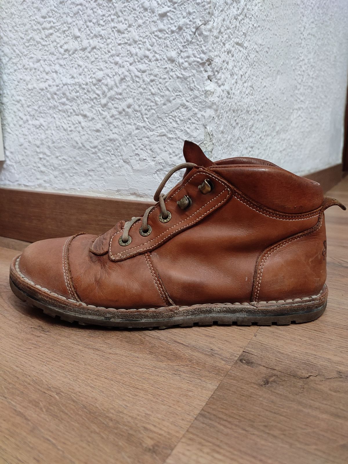 Photo by icarusflies95 on February 5, 2025 of the Jim Green African Ranger Barefoot Boot in Chestnut Tan Full Grain.