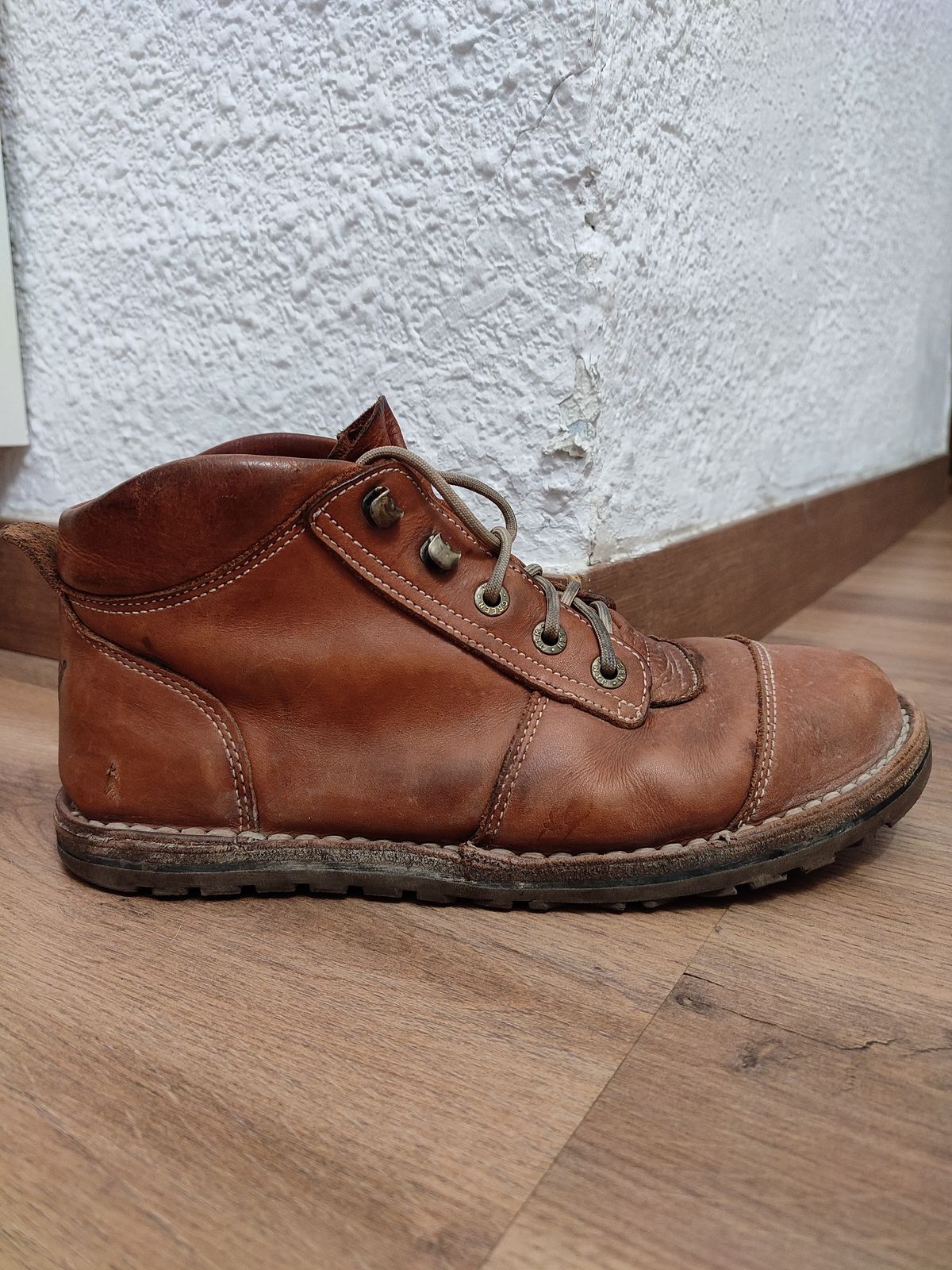 Photo by icarusflies95 on February 5, 2025 of the Jim Green African Ranger Barefoot Boot in Chestnut Tan Full Grain.