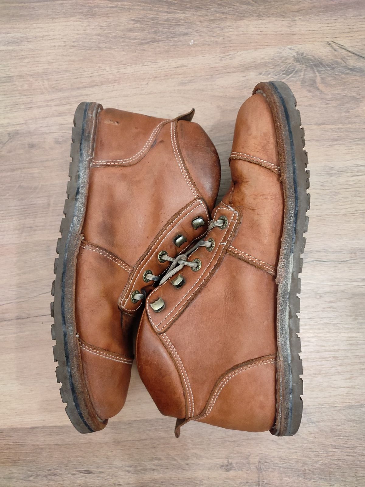 Photo by icarusflies95 on March 5, 2025 of the Jim Green African Ranger Barefoot Boot in Chestnut Tan Full Grain.
