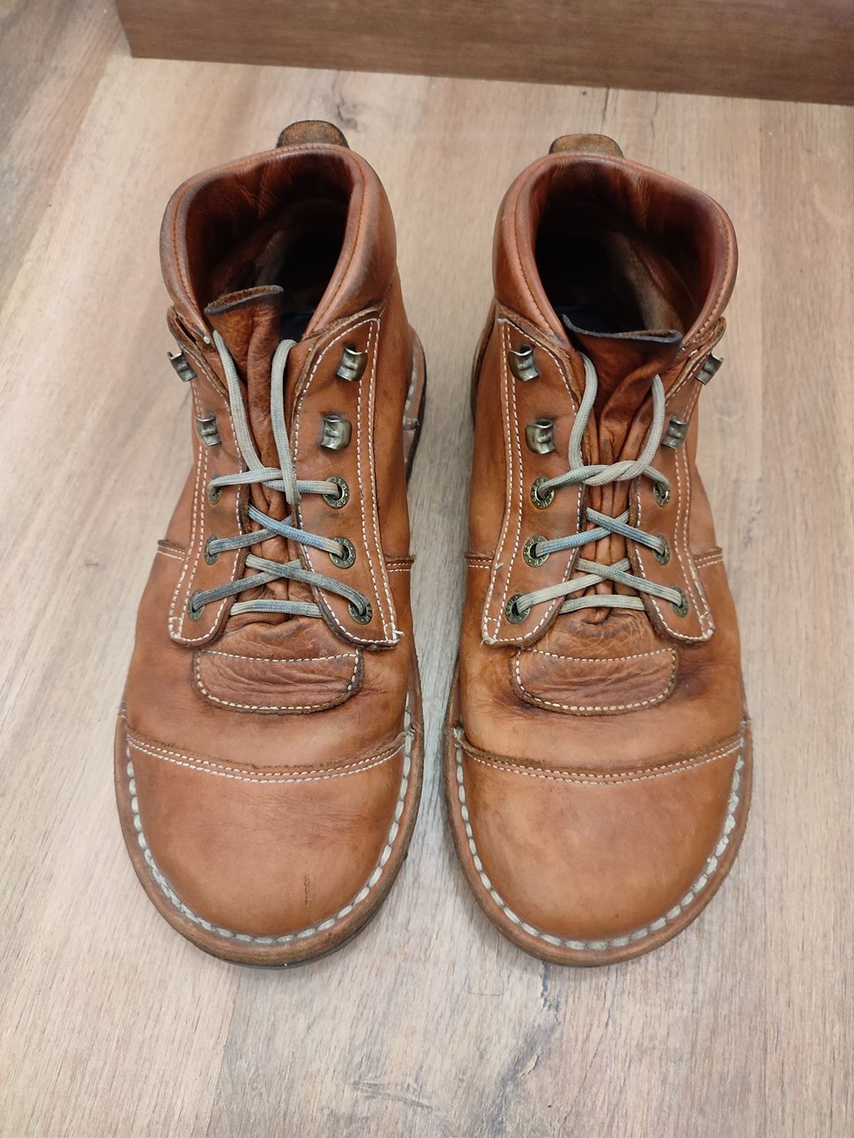 Photo by icarusflies95 on March 5, 2025 of the Jim Green African Ranger Barefoot Boot in Chestnut Tan Full Grain.