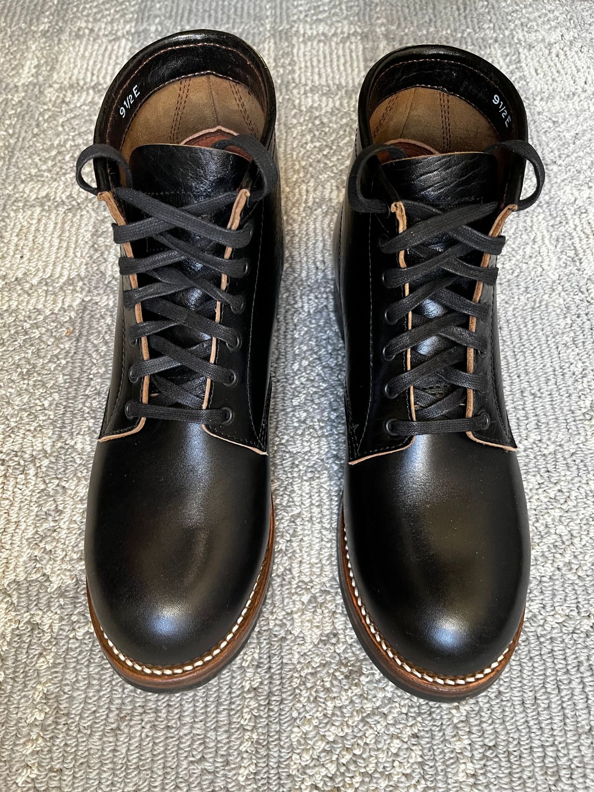 Photo by CellBlaster on March 12, 2023 of the John Lofgren Ludlow Boots in Shinki Black Oiled Horsebutt.