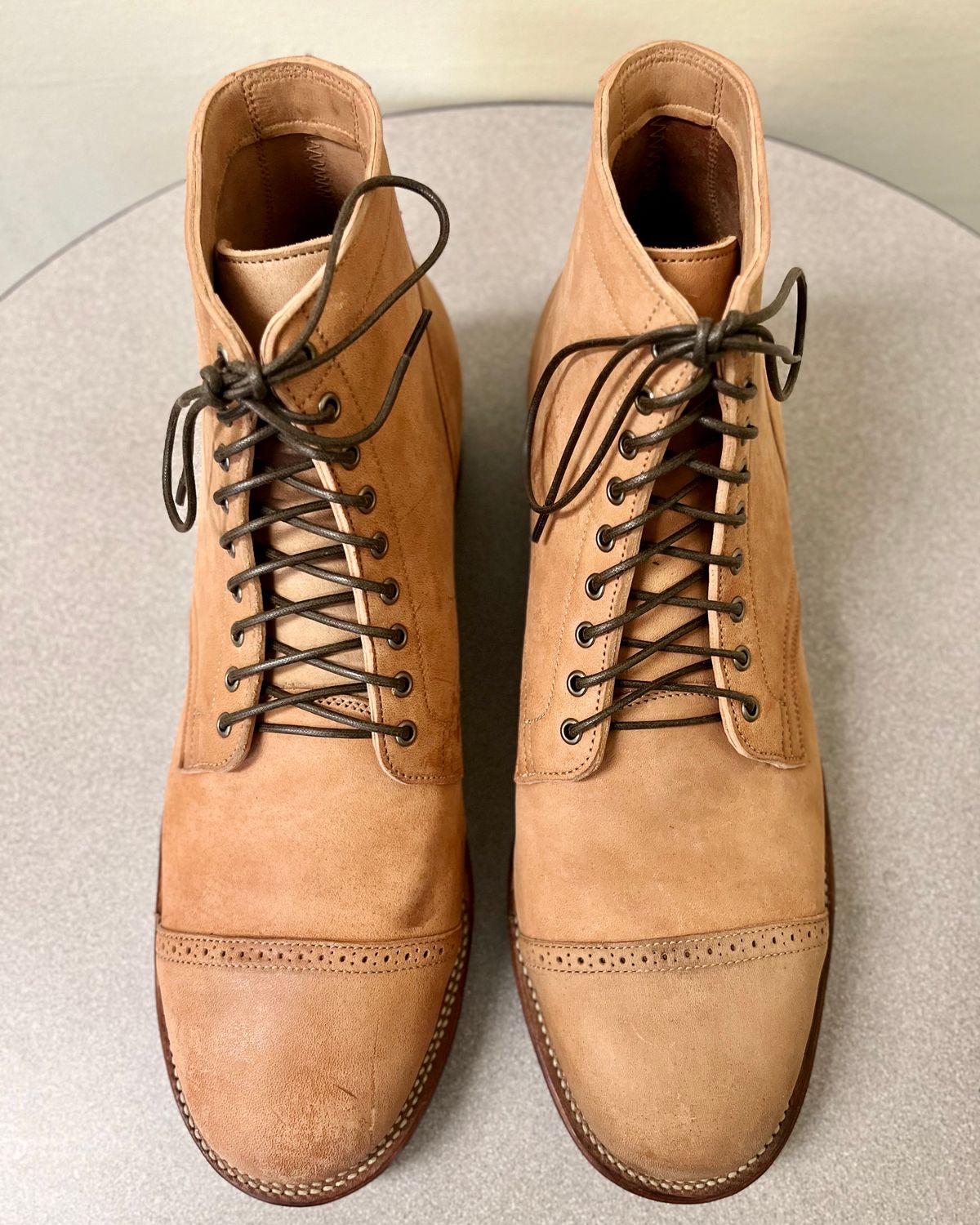 Photo by CellBlaster on October 8, 2023 of the Viberg Service Boot BCT in Horween Natural Crust Double Cordovan.