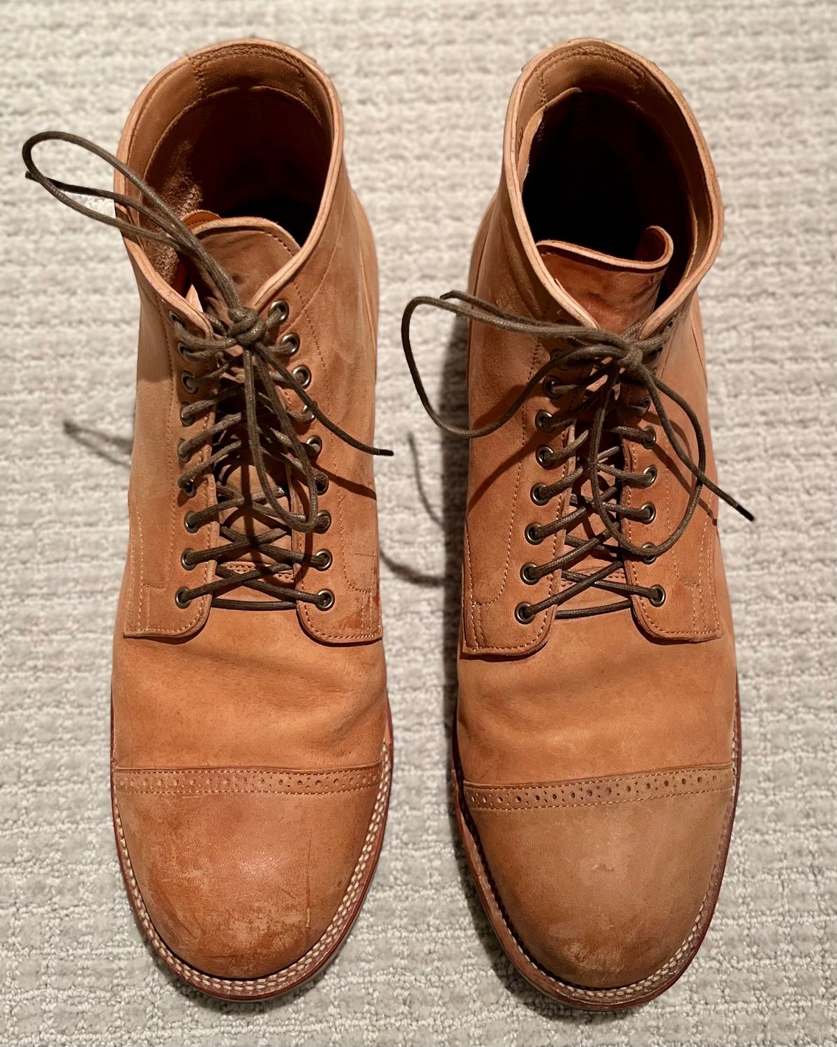Photo by CellBlaster on November 6, 2023 of the Viberg Service Boot BCT in Horween Natural Crust Double Cordovan.