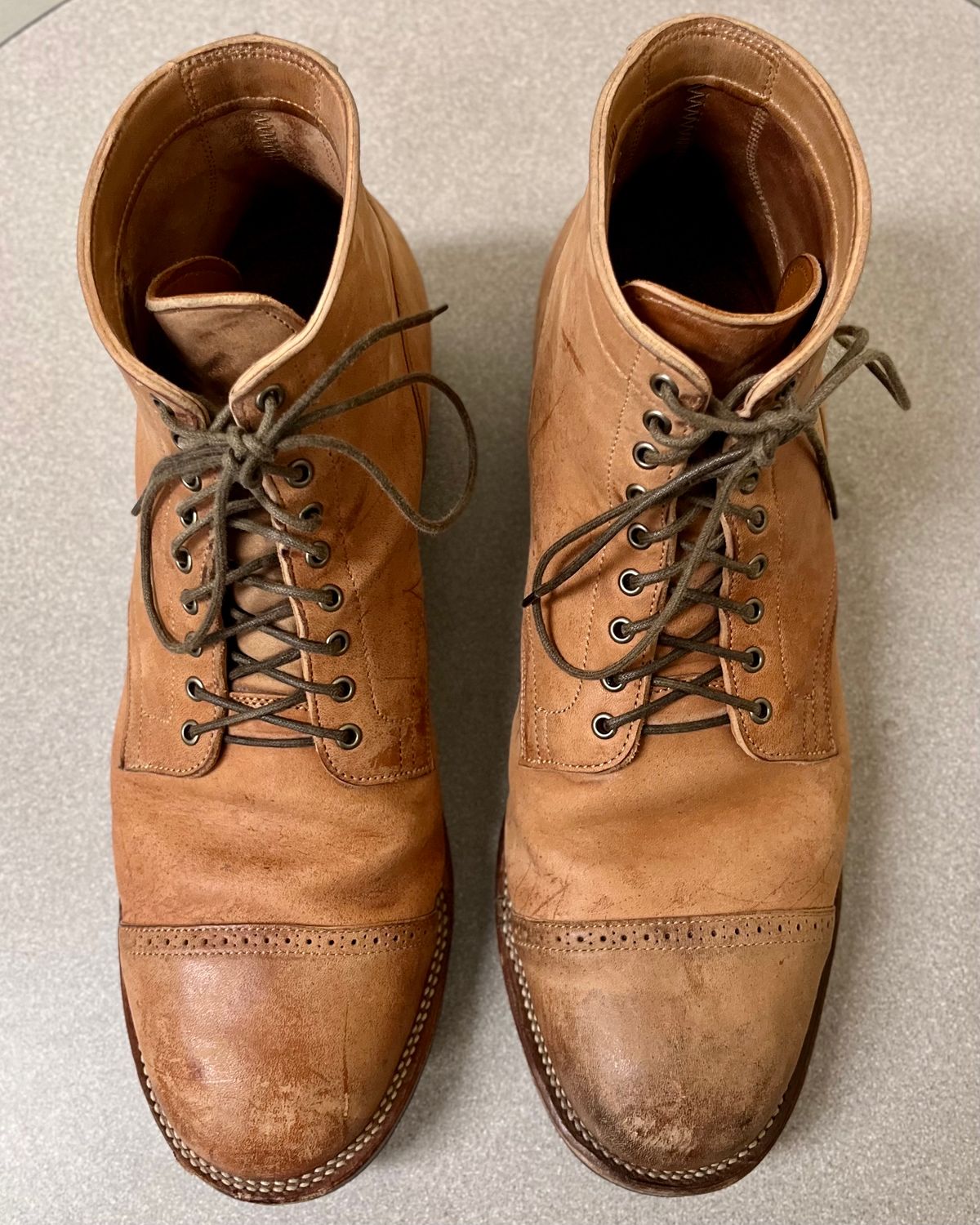 Photo by CellBlaster on December 5, 2023 of the Viberg Service Boot BCT in Horween Natural Crust Double Cordovan.