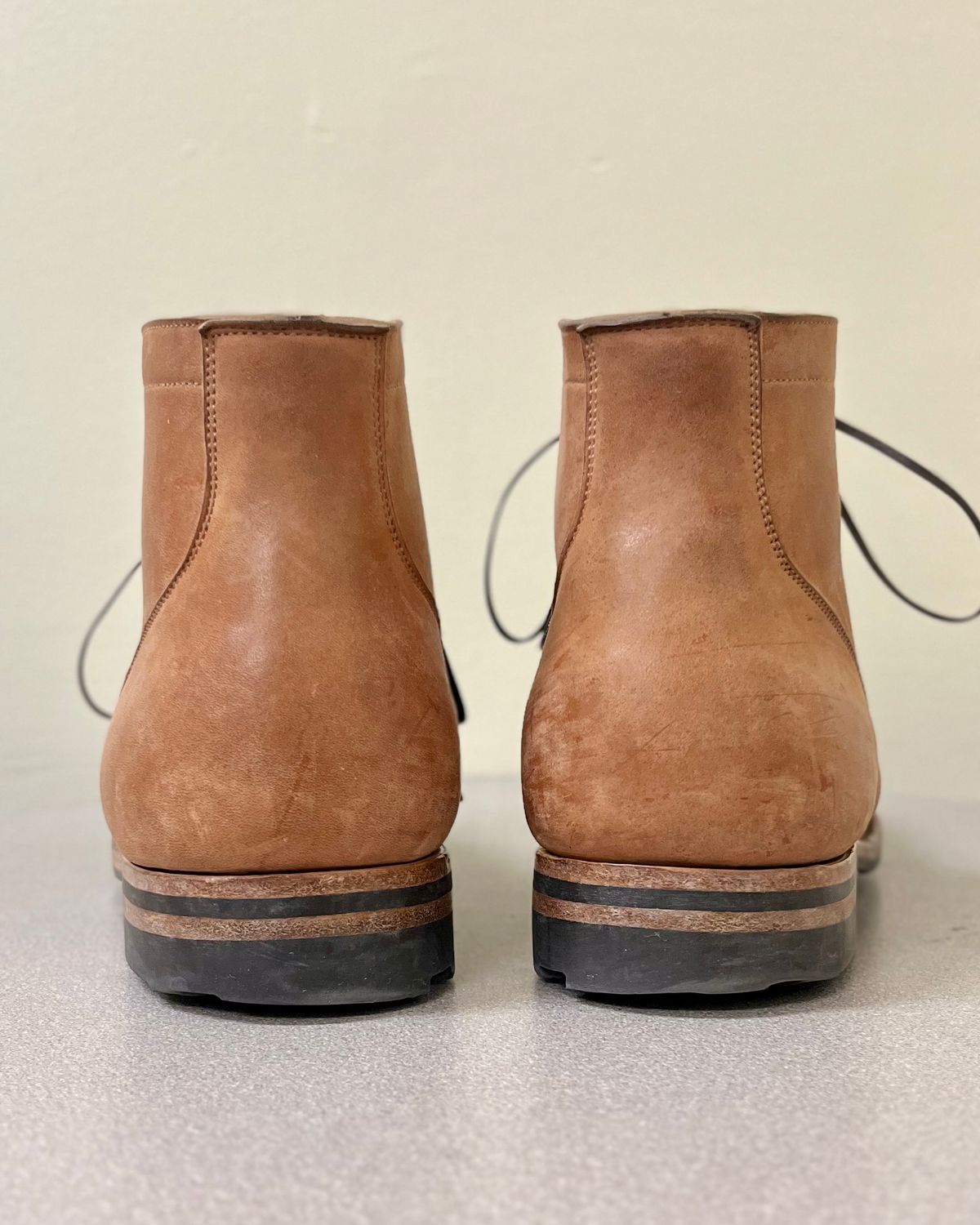 Photo by CellBlaster on February 6, 2024 of the Viberg Service Boot BCT in Horween Natural Crust Double Cordovan.