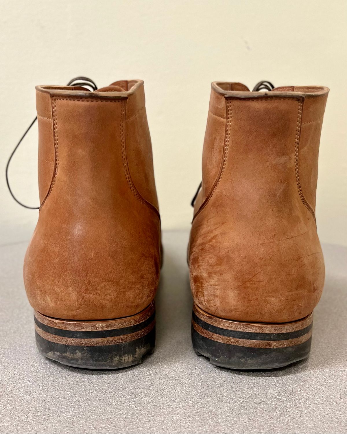 Photo by CellBlaster on March 6, 2024 of the Viberg Service Boot BCT in Horween Natural Crust Double Cordovan.