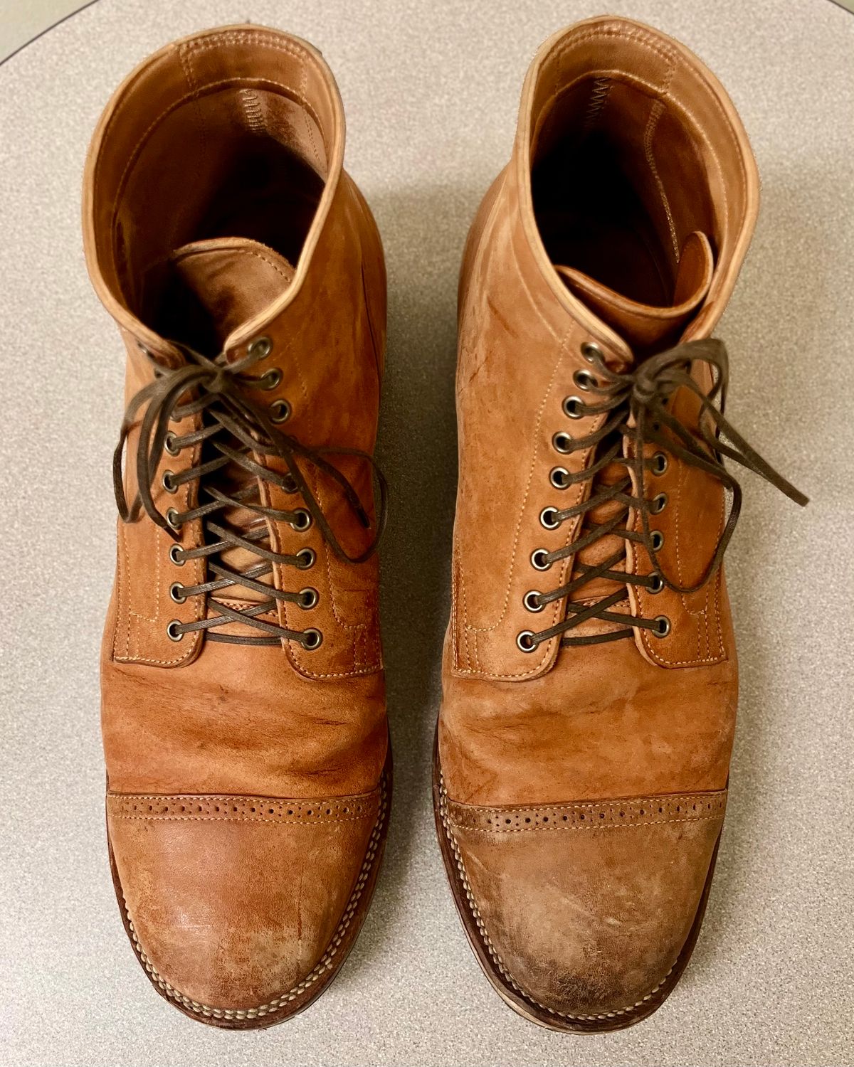 Photo by CellBlaster on March 6, 2024 of the Viberg Service Boot BCT in Horween Natural Crust Double Cordovan.