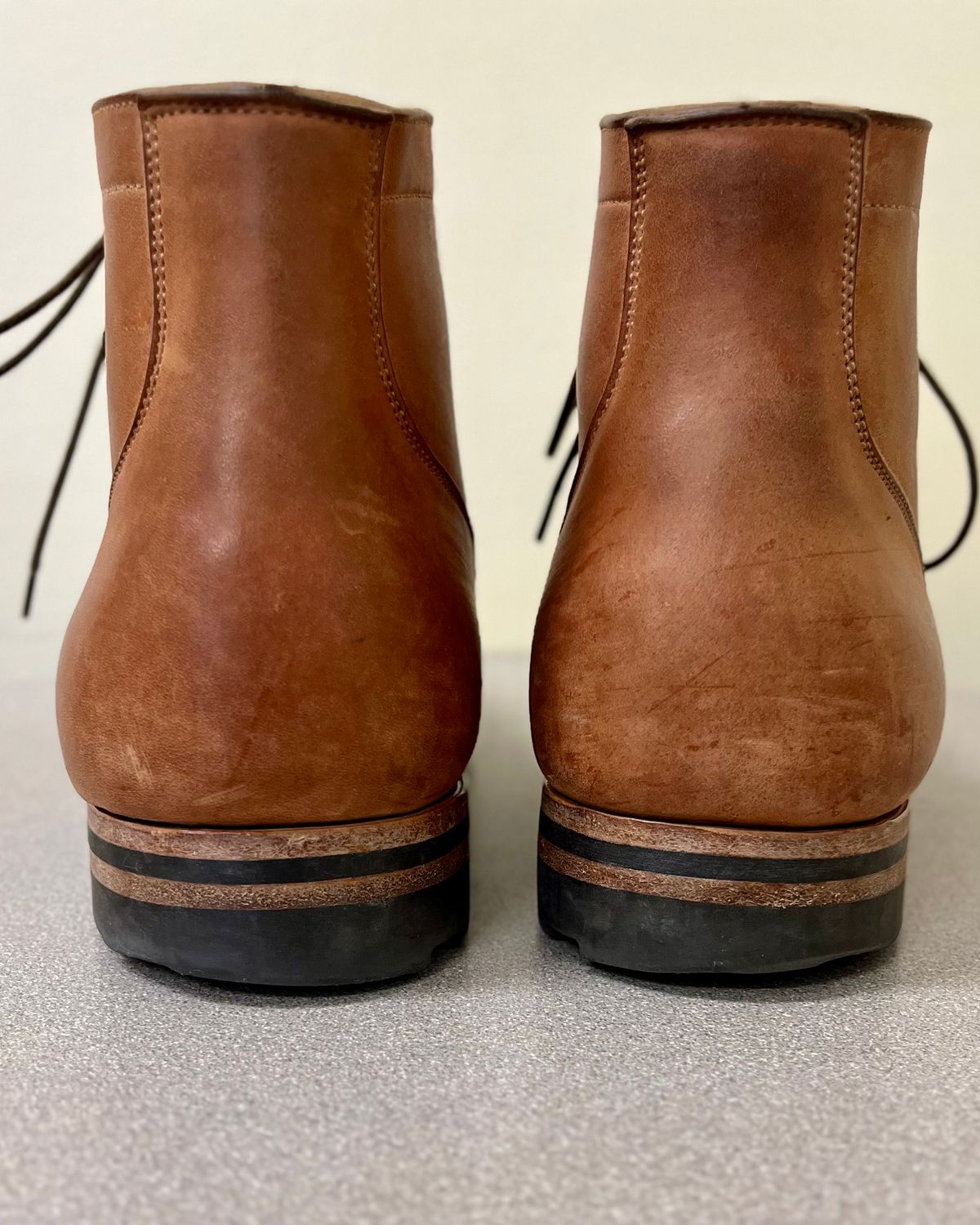 Photo by CellBlaster on April 6, 2024 of the Viberg Service Boot BCT in Horween Natural Crust Double Cordovan.