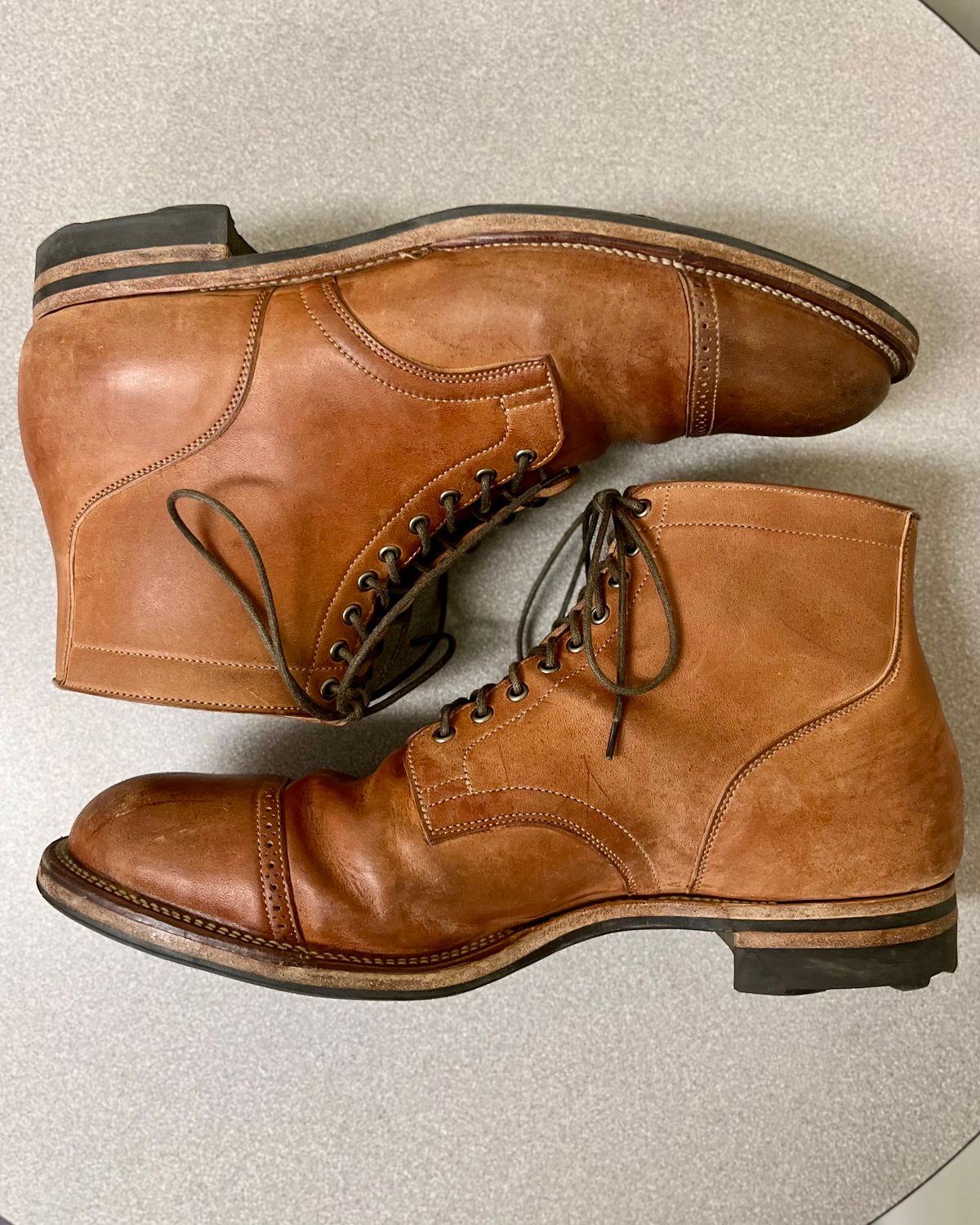 Photo by CellBlaster on April 6, 2024 of the Viberg Service Boot BCT in Horween Natural Crust Double Cordovan.