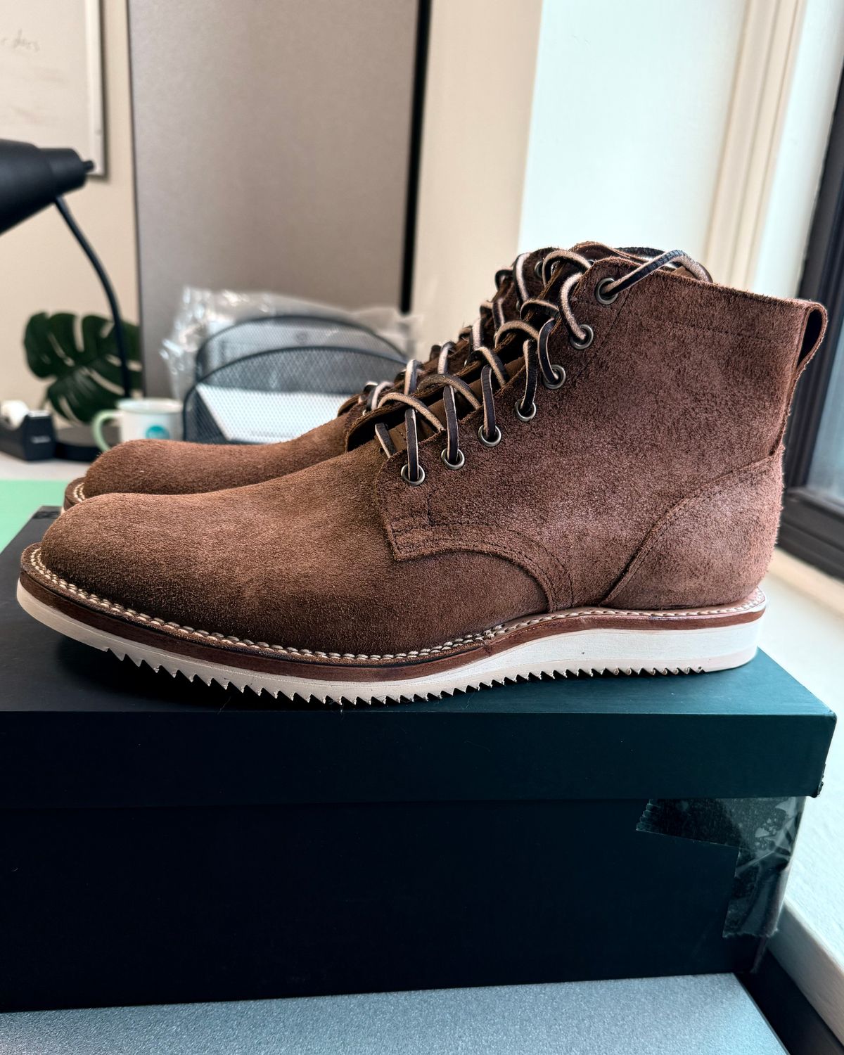 Photo by CellBlaster on October 17, 2024 of the Viberg Scout Boot in Seidel Aged Bark Roughout.