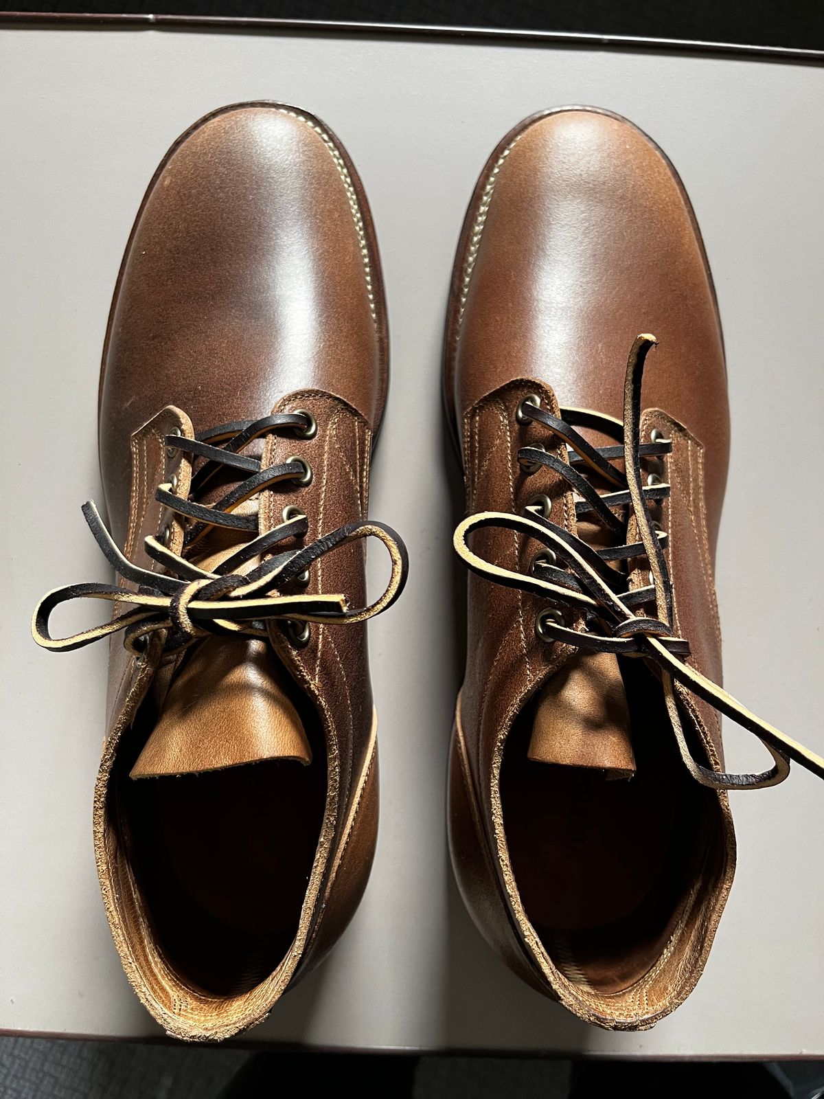 Photo by CellBlaster on December 13, 2022 of the Viberg 145 Oxford in Horween Natural Waxed Flesh.