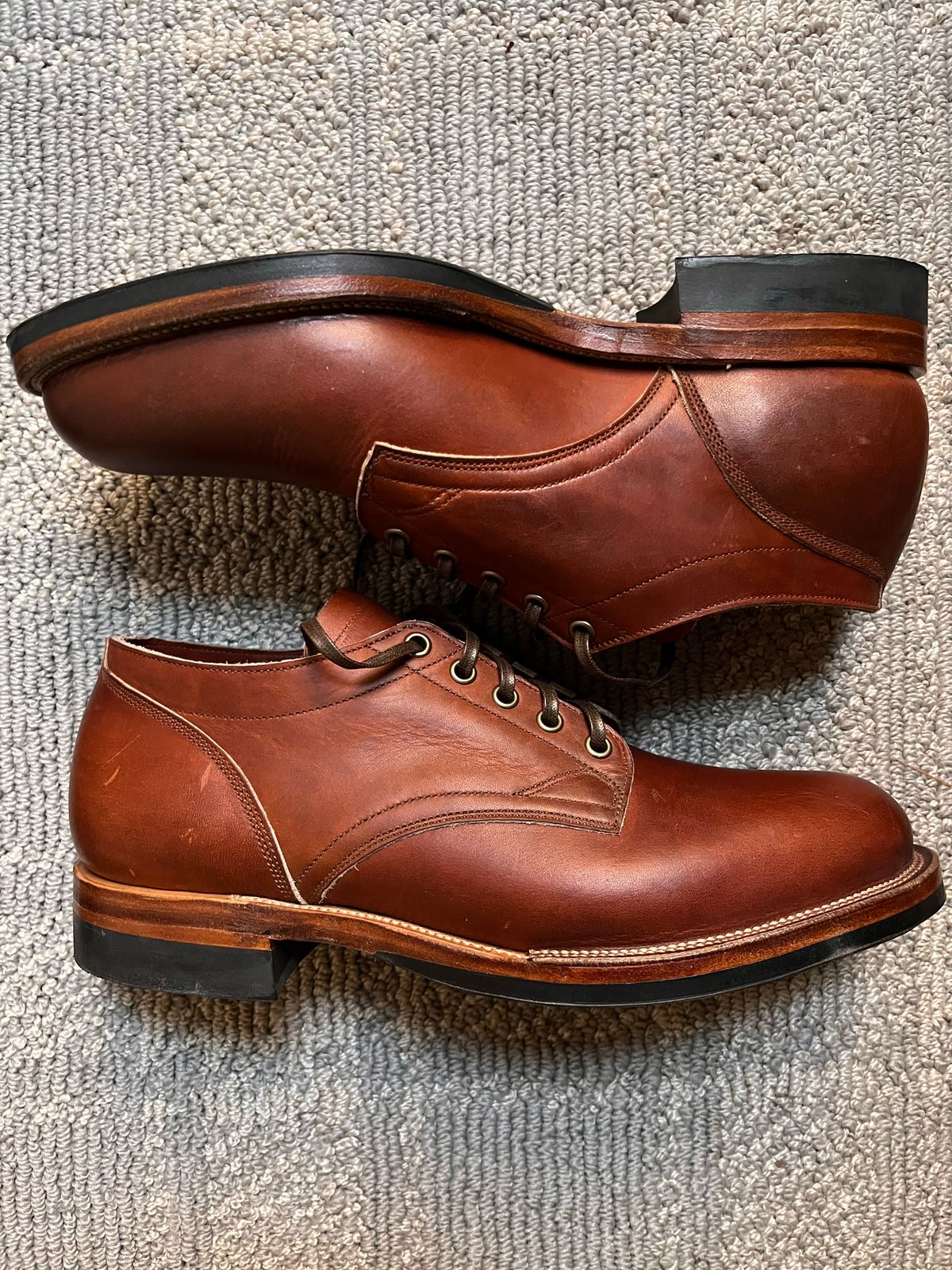 Photo by CellBlaster on November 8, 2022 of the Viberg 145 Oxford in Horween Saddle Tan Chromepak.