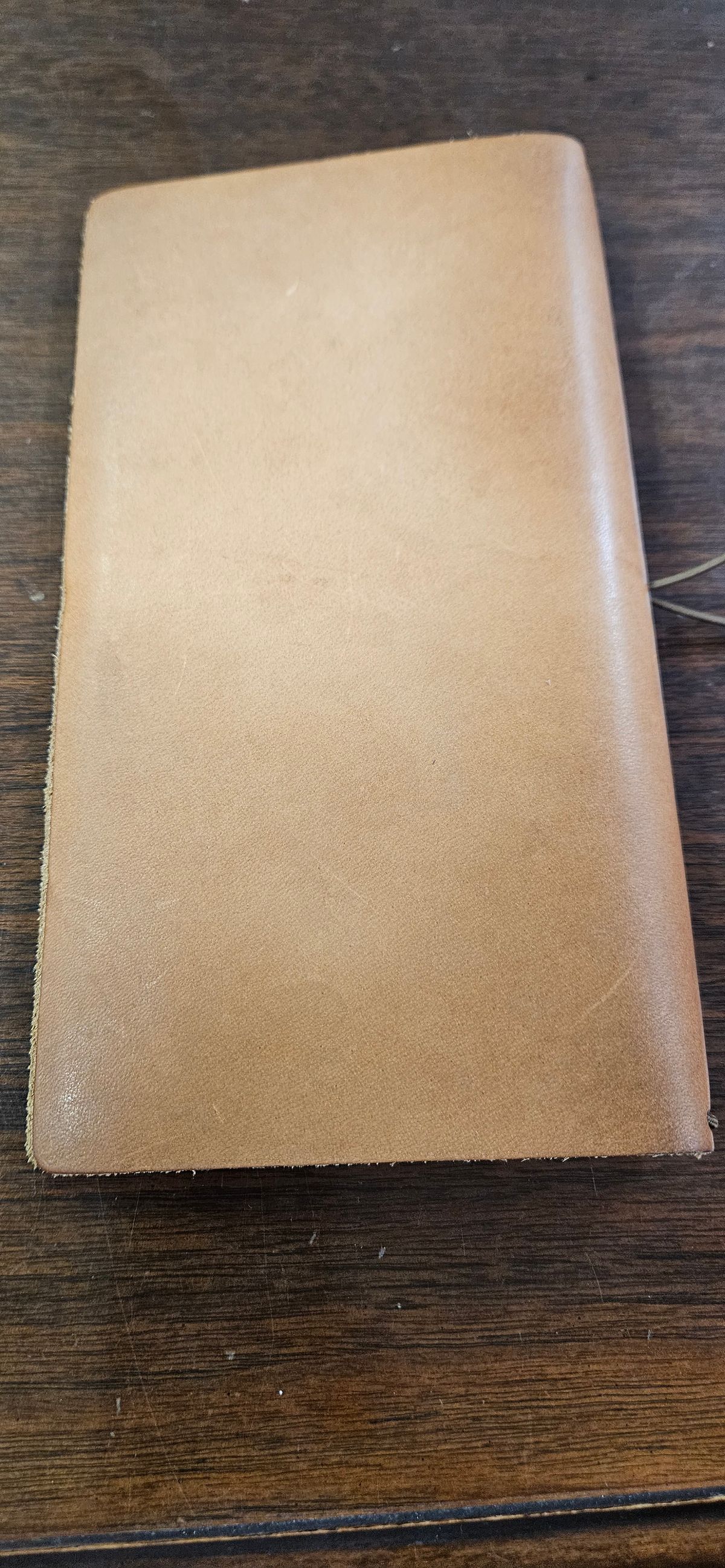 Photo by bro_moc on October 16, 2025 of the Galen Leather Travlers Notebook in Undyed Leather.