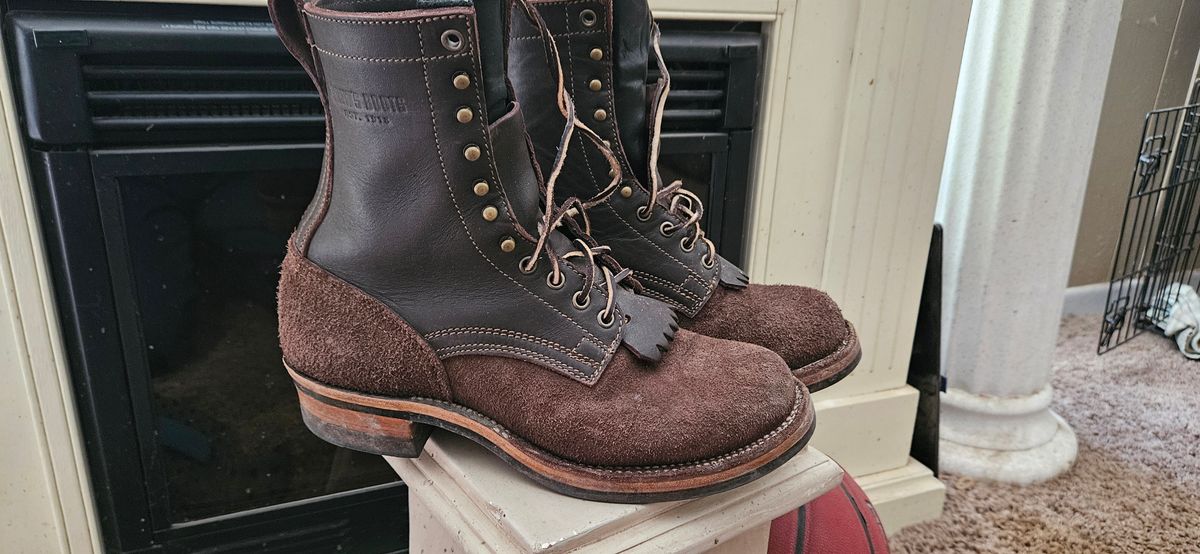 Photo by bro_moc on March 27, 2024 of the Drew's Boots in Brown Roughout.