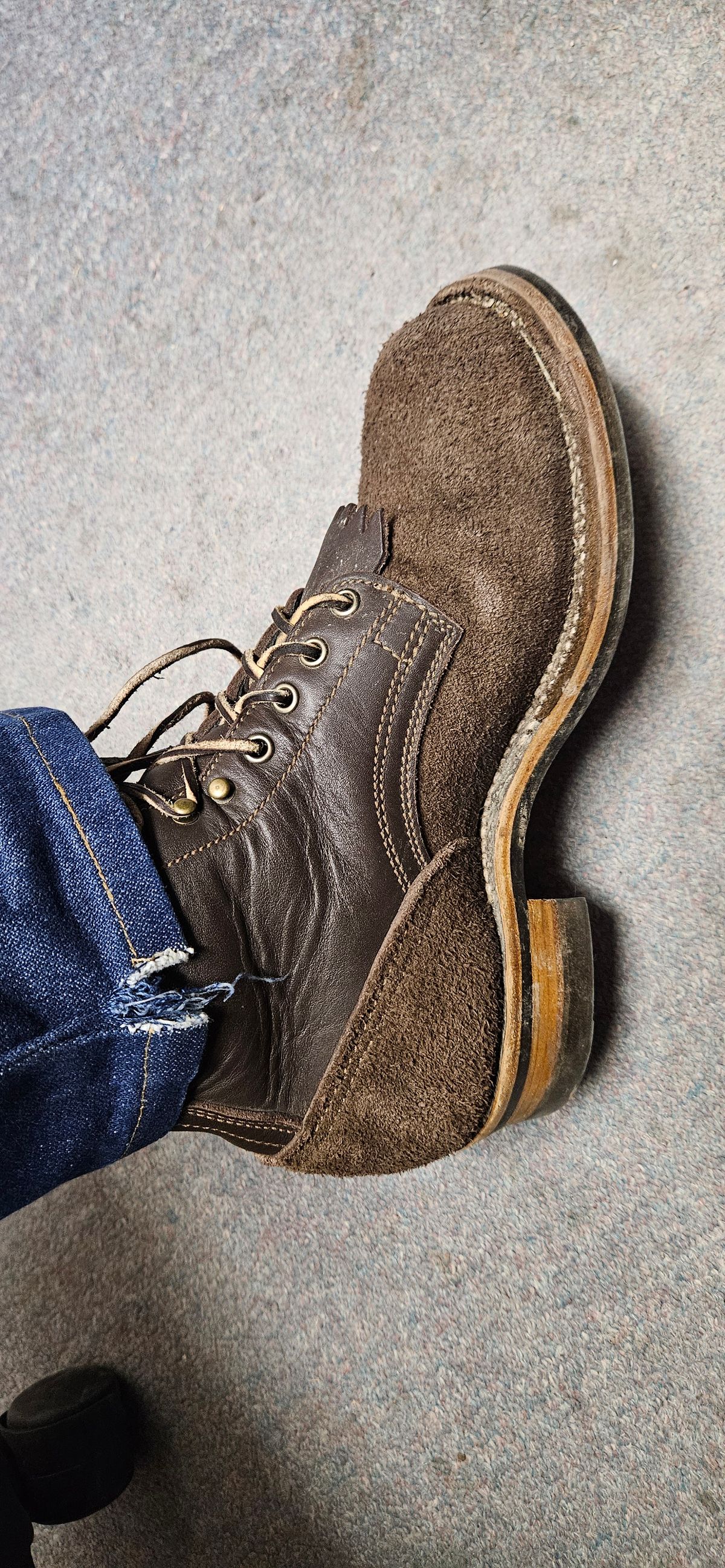 Photo by bro_moc on March 27, 2024 of the Drew's Boots in Brown Roughout.