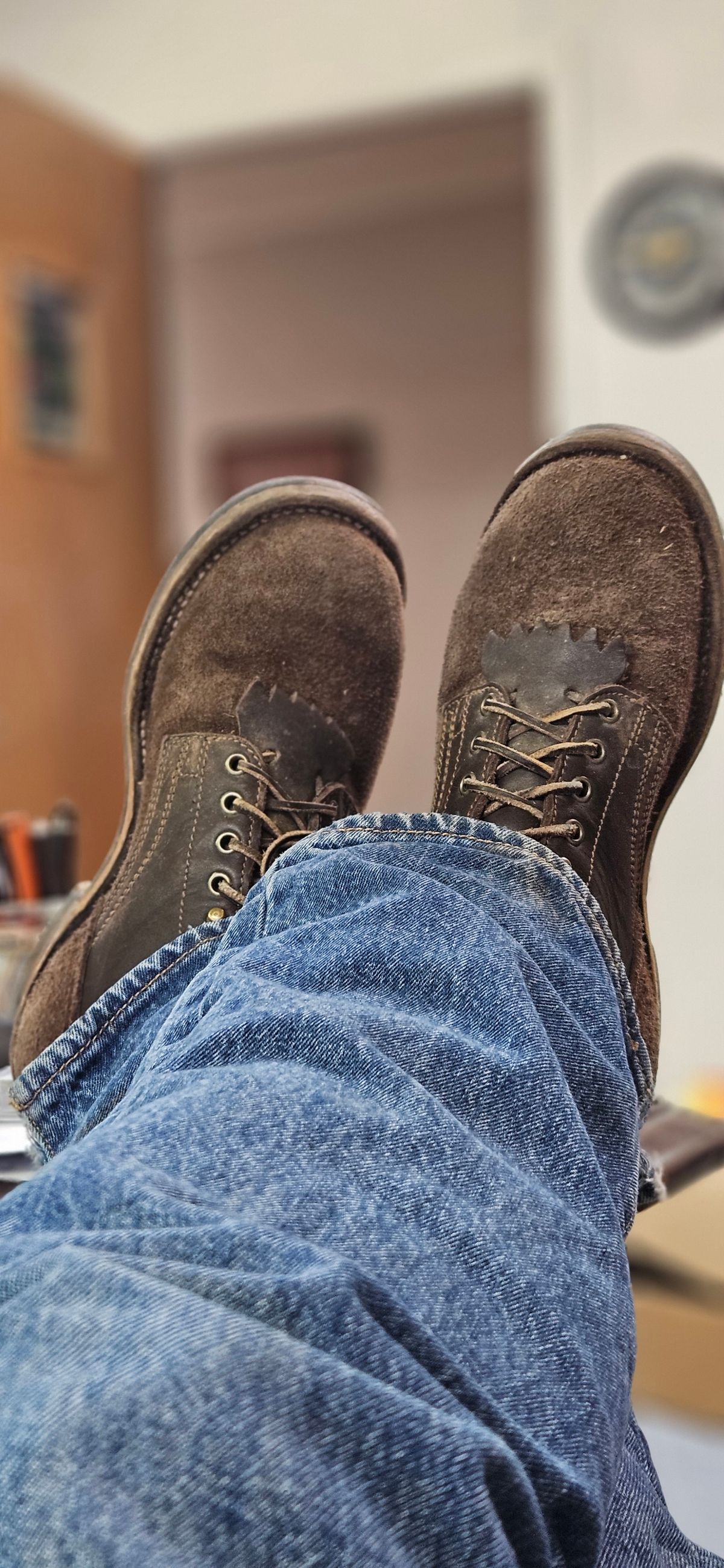 Photo by bro_moc on February 1, 2025 of the Drew's Boots in Brown Roughout.