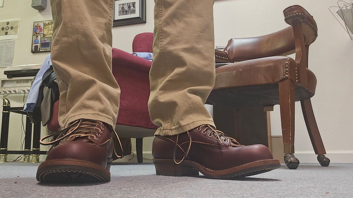 Photo by bro_moc on July 24, 2025 of the White's C350 Cutter in Seidel Burgundy Double Shot.