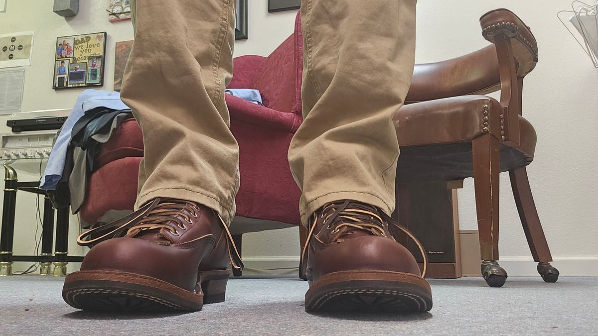 Photo by bro_moc on July 24, 2025 of the White's C350 Cutter in Seidel Burgundy Double Shot.