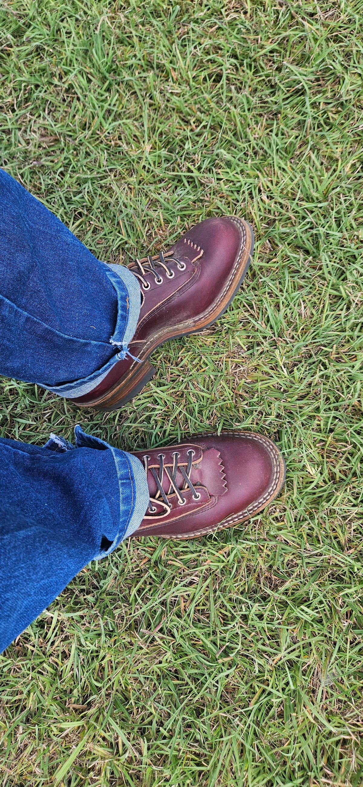 Photo by bro_moc on August 5, 2025 of the White's C350 Cutter in Seidel Burgundy Double Shot.