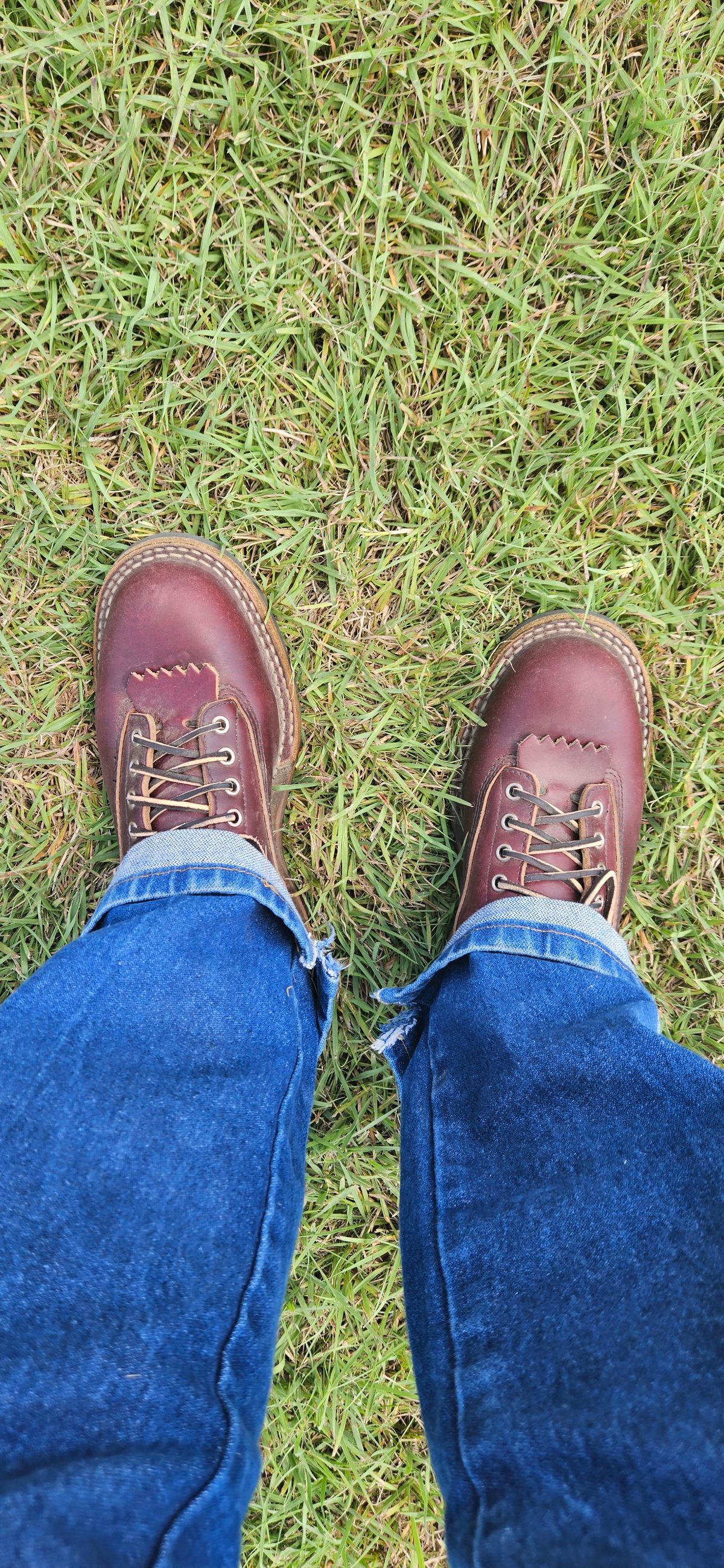 Photo by bro_moc on August 5, 2025 of the White's C350 Cutter in Seidel Burgundy Double Shot.