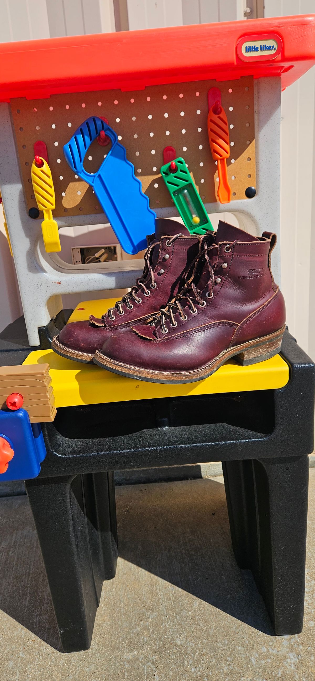 Photo by bro_moc on October 1, 2025 of the White's C350 Cutter in Seidel Burgundy Double Shot.