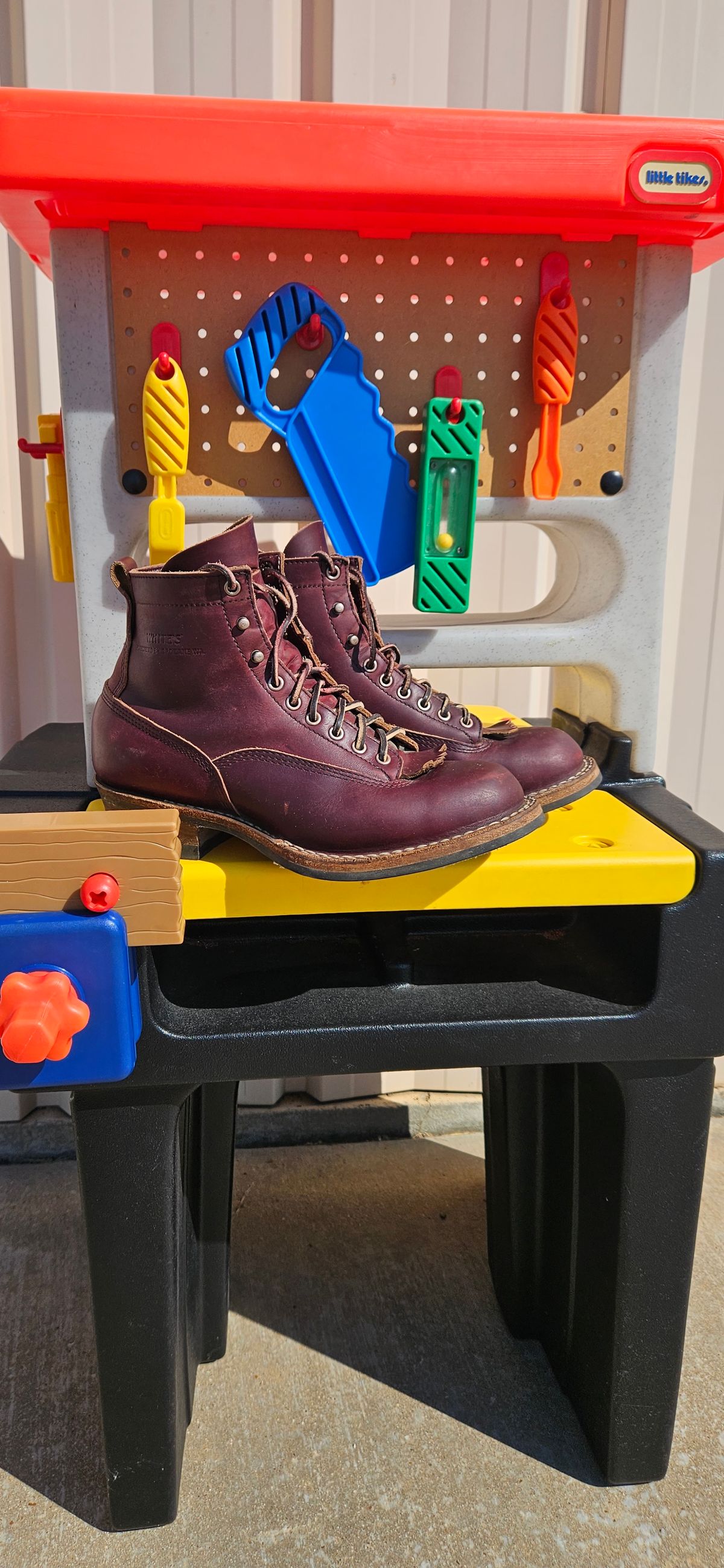 Photo by bro_moc on October 1, 2025 of the White's C350 Cutter in Seidel Burgundy Double Shot.
