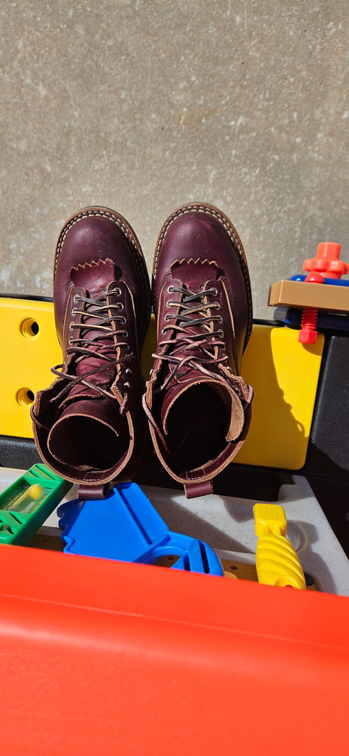 Photo by bro_moc on October 1, 2025 of the White's C350 Cutter in Seidel Burgundy Double Shot.