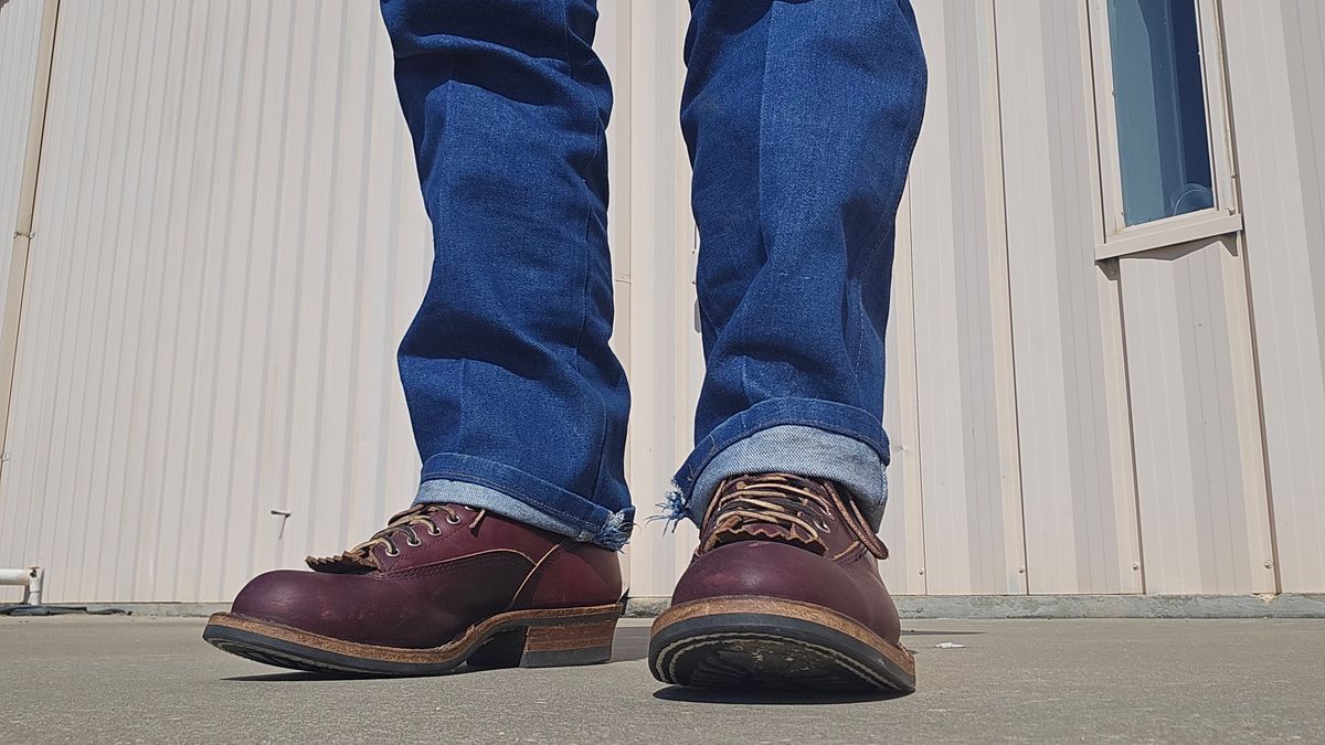 Photo by bro_moc on October 1, 2025 of the White's C350 Cutter in Seidel Burgundy Double Shot.