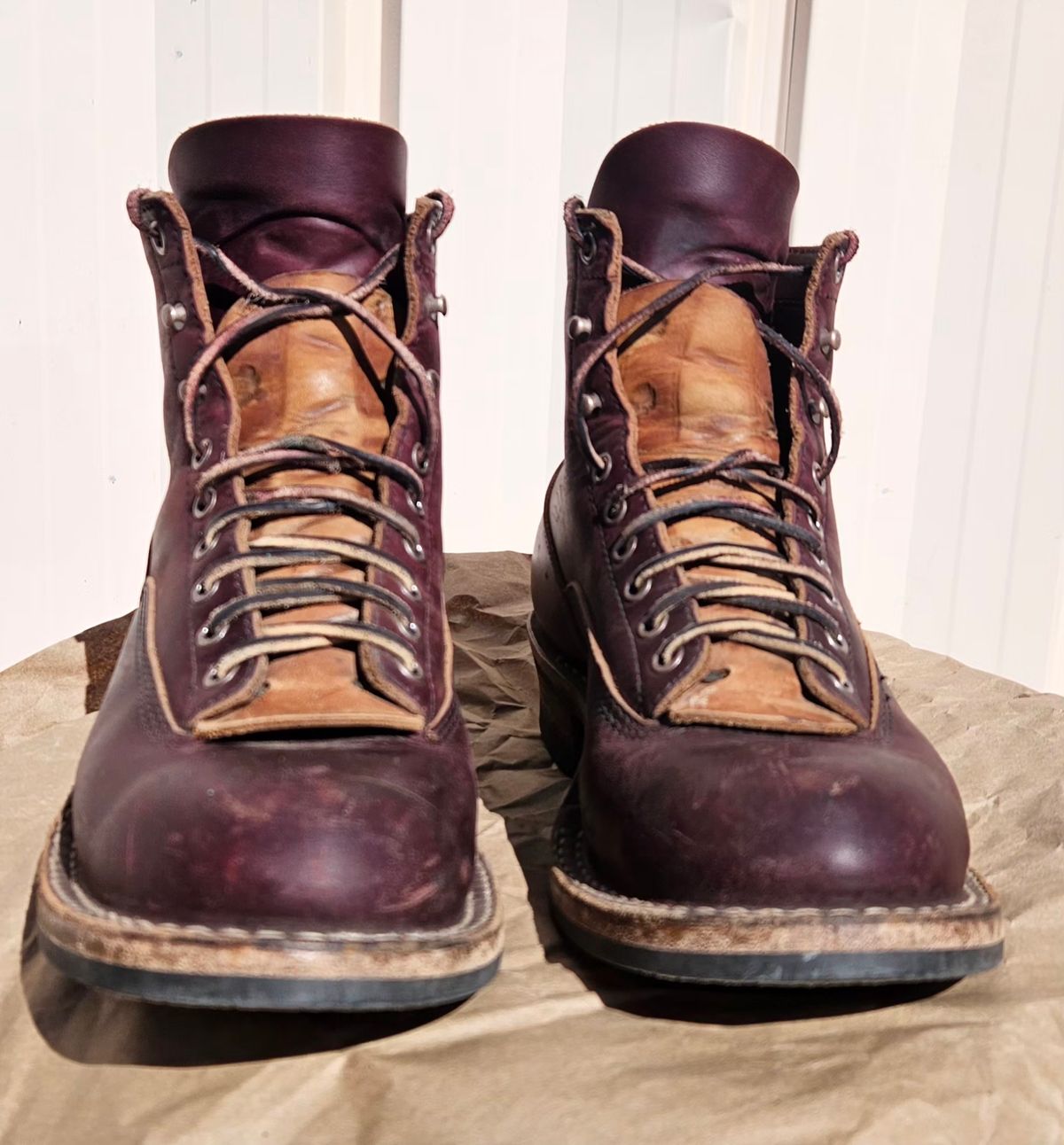 Photo by bro_moc on November 5, 2025 of the White's C350 Cutter in Seidel Burgundy Double Shot.