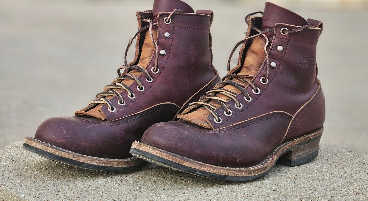 Photo by bro_moc on December 3, 2025 of the White's C350 Cutter in Seidel Burgundy Double Shot.